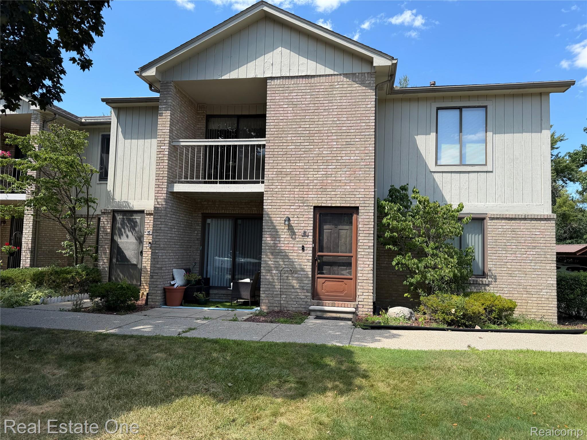 34790, 8 Mile, #8, Farmington, Michigan, 48335
