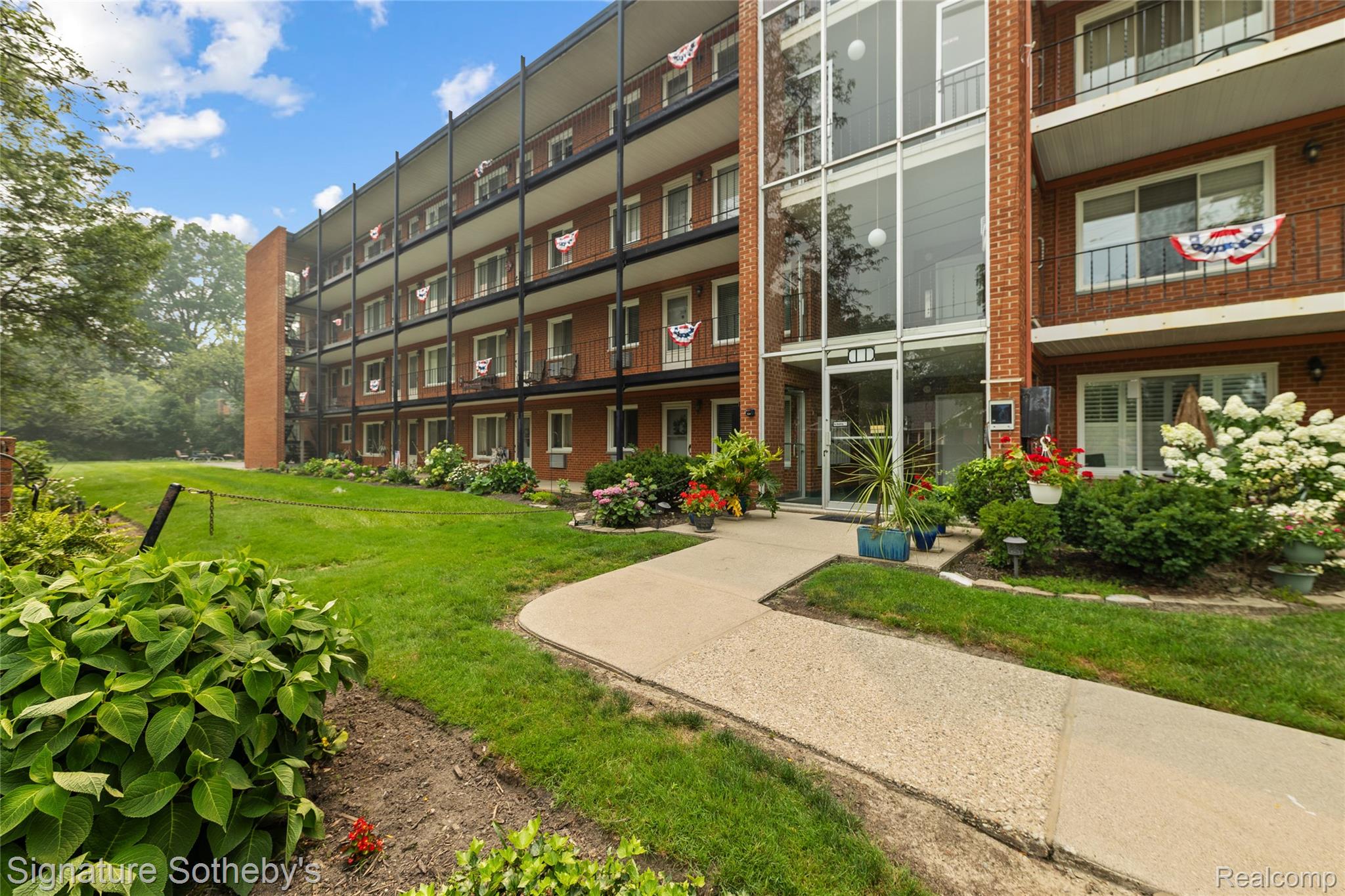 2820, WOODSLEE, #205, Royal Oak, Michigan, 48073
