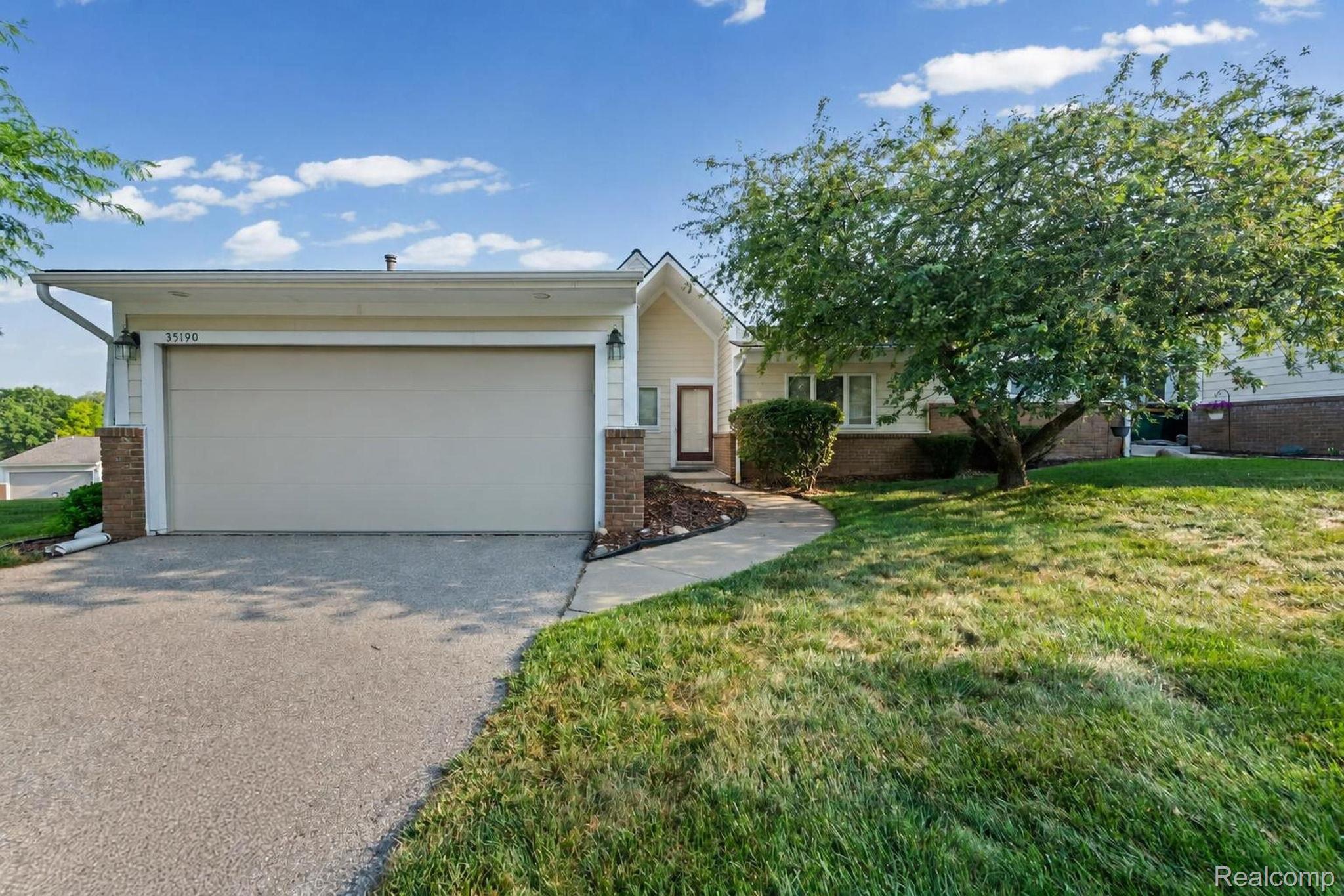 35190, Hillside, Farmington Hills, Michigan, 48335