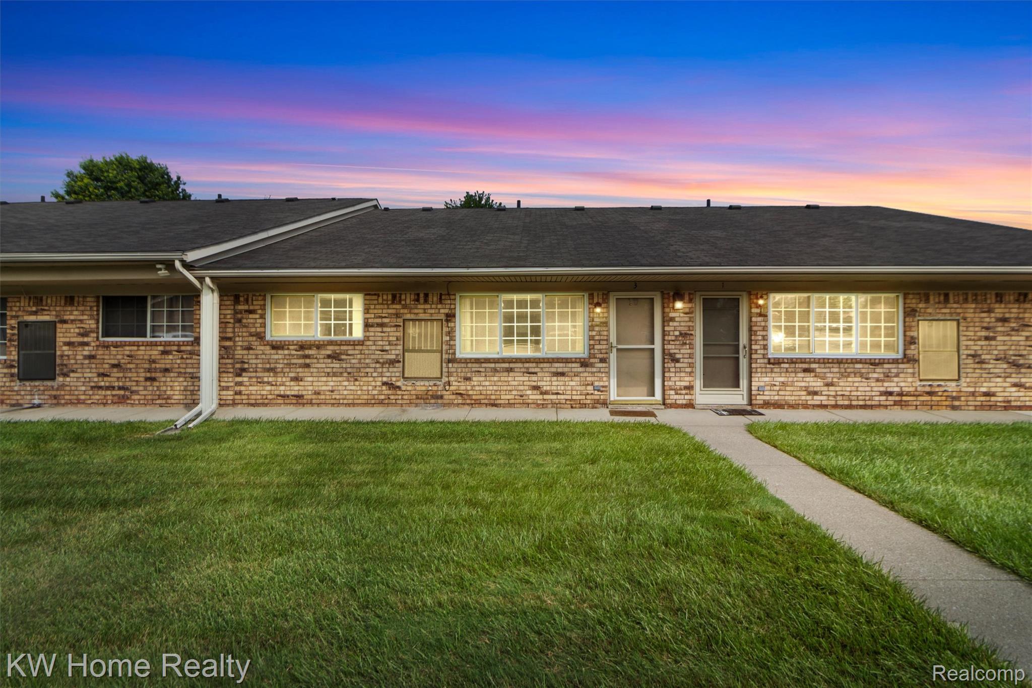 16030, Holz, #3, Southgate, Michigan, 48195