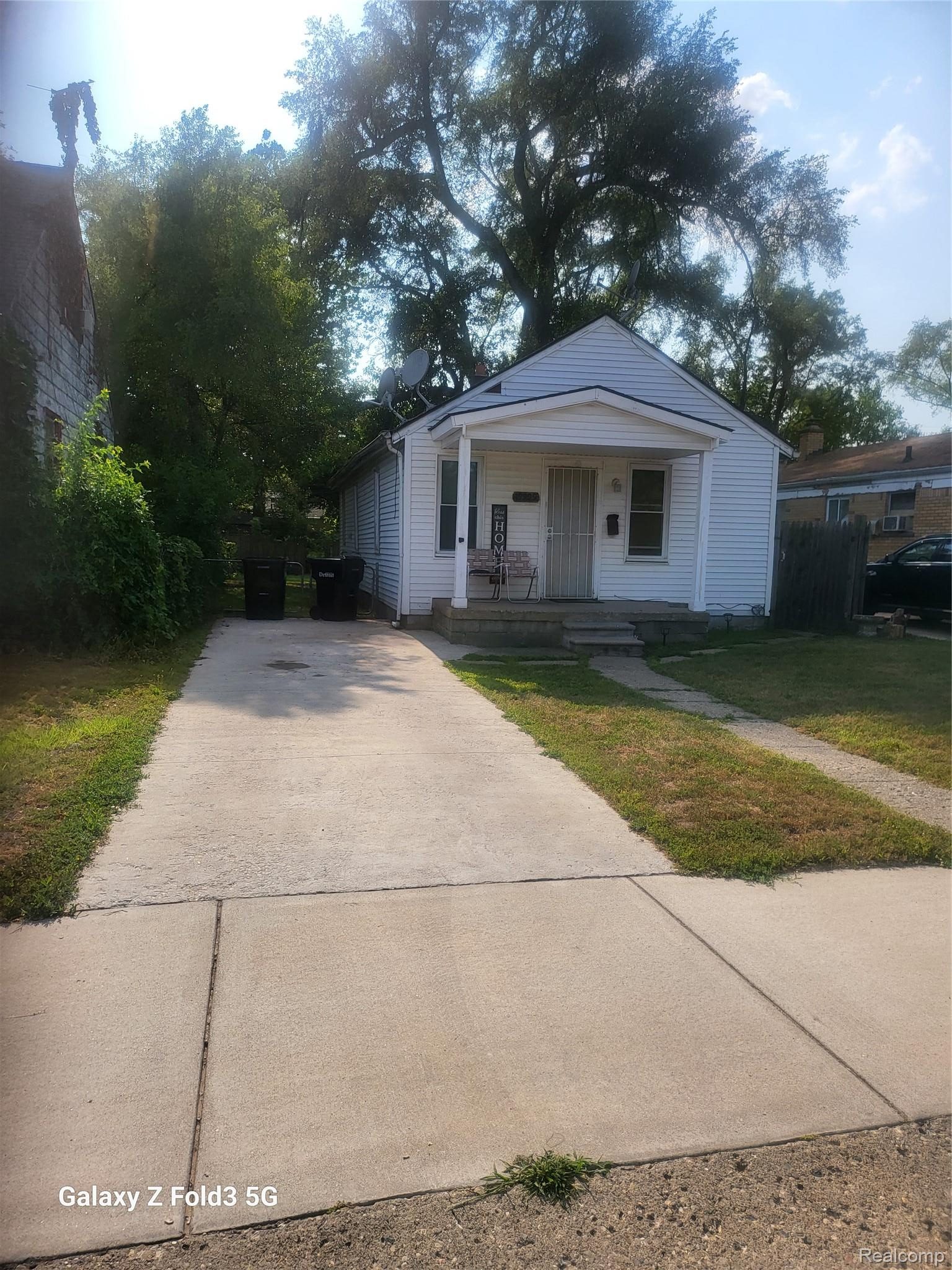19999, Roselawn, Detroit, Michigan, 48221