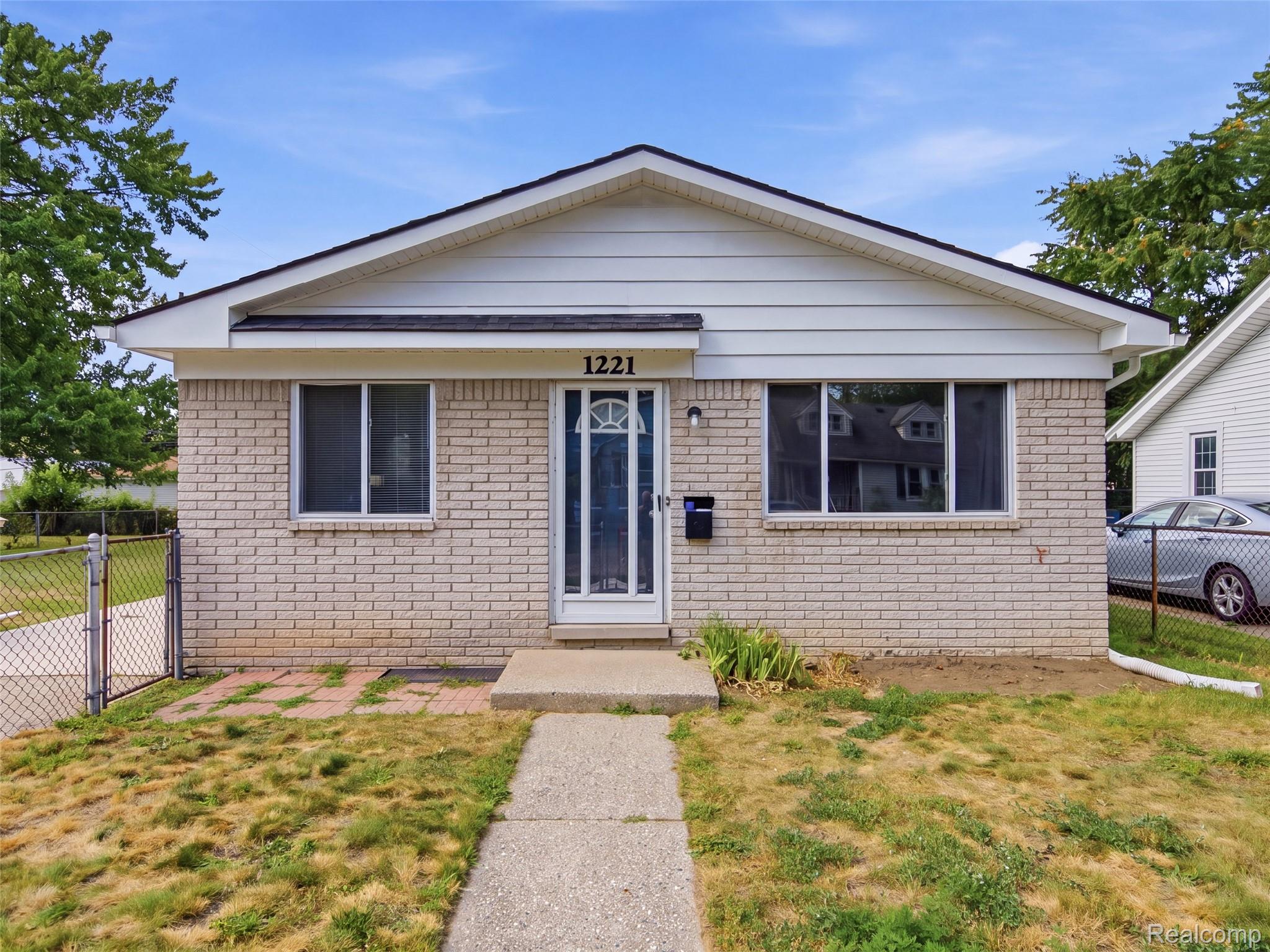 1221, Granet, Hazel Park, Michigan, 48030