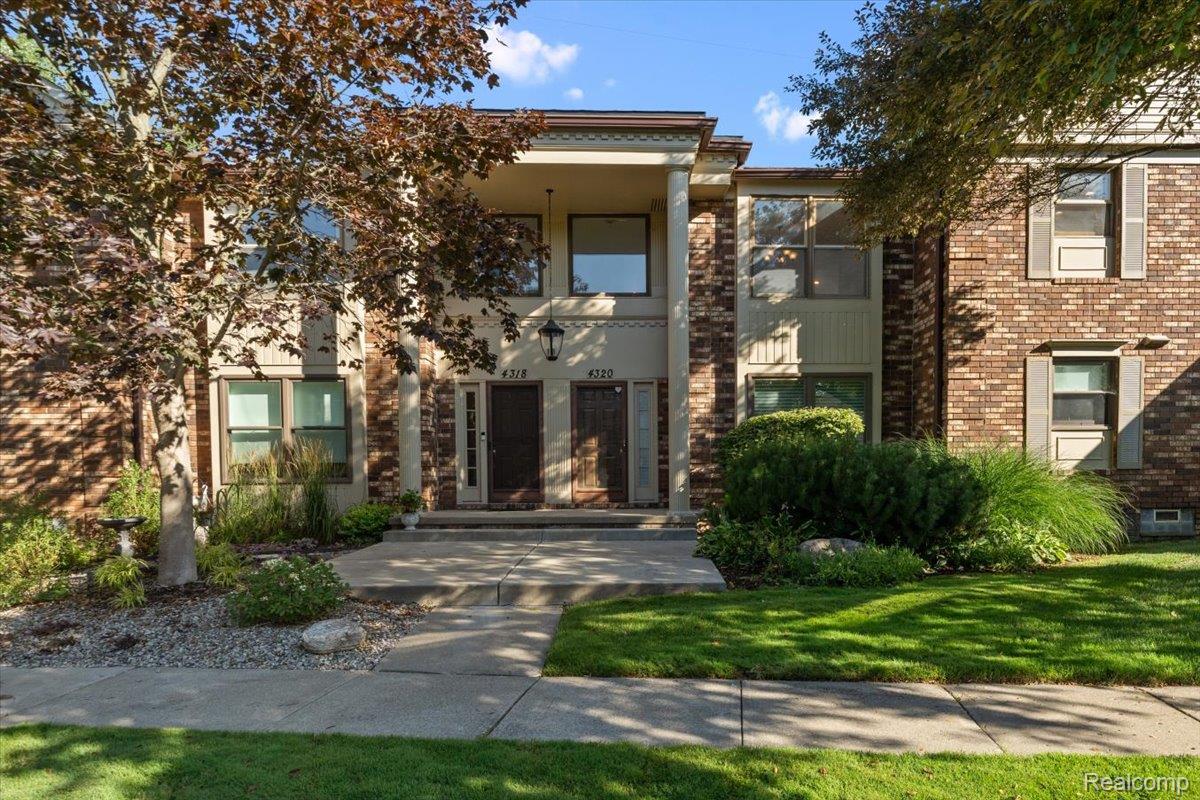 4320, Knightsbridge, West Bloomfield, Michigan, 48323
