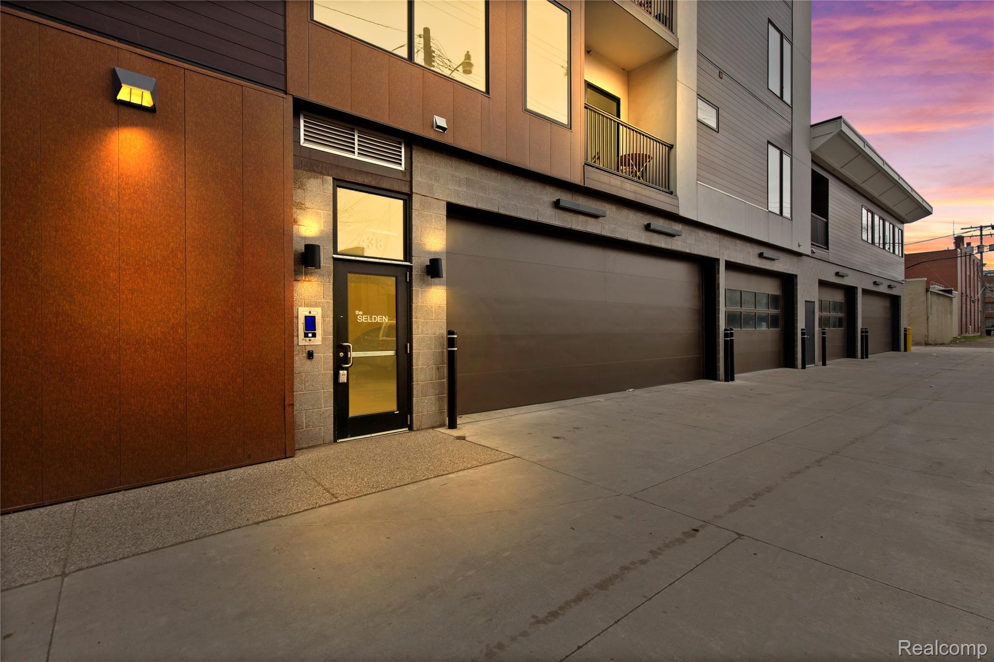 438, Selden, #302, Detroit, Michigan, 48201