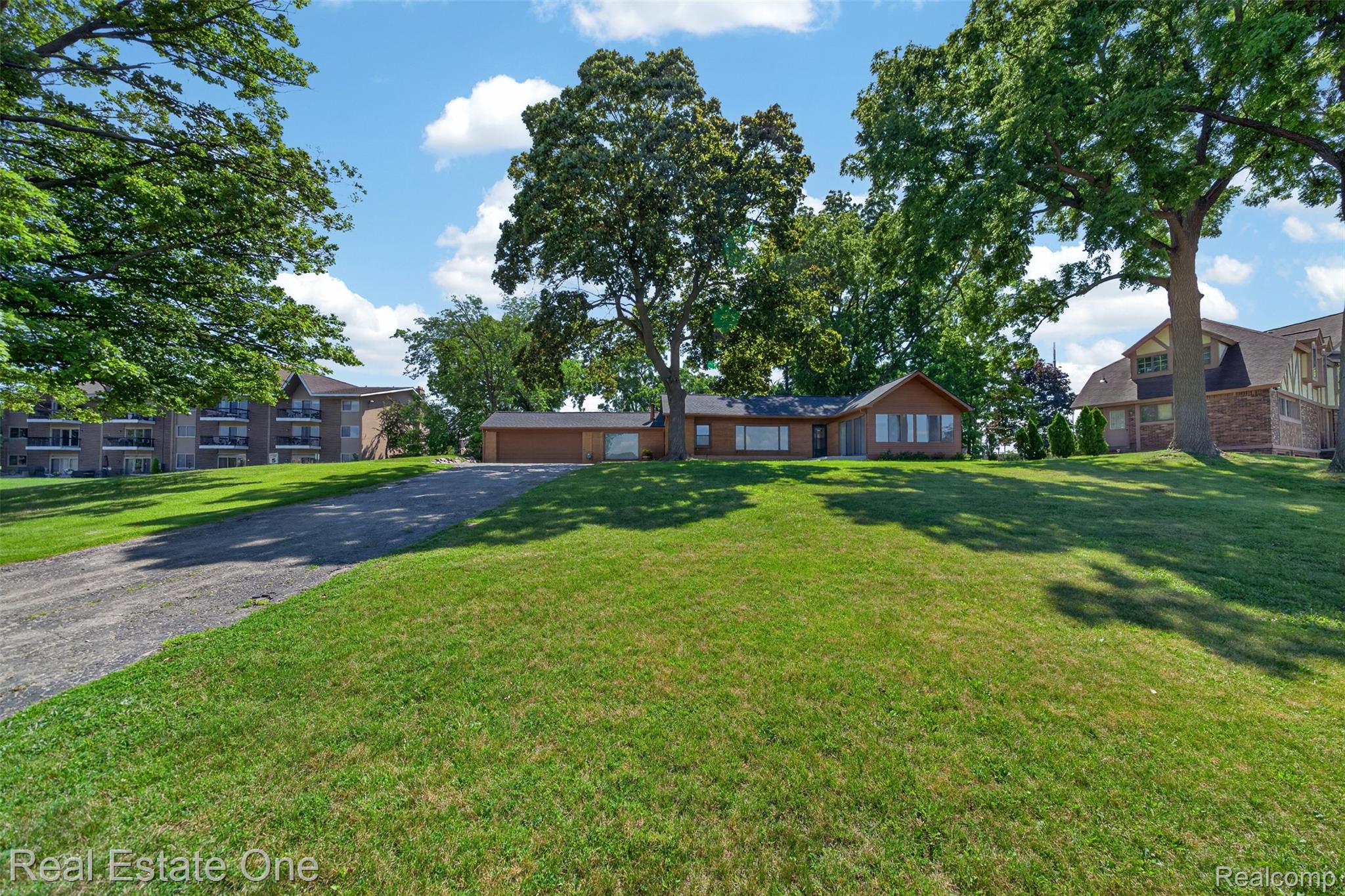 2079, Klingensmith, Bloomfield Hills, Michigan, 48302