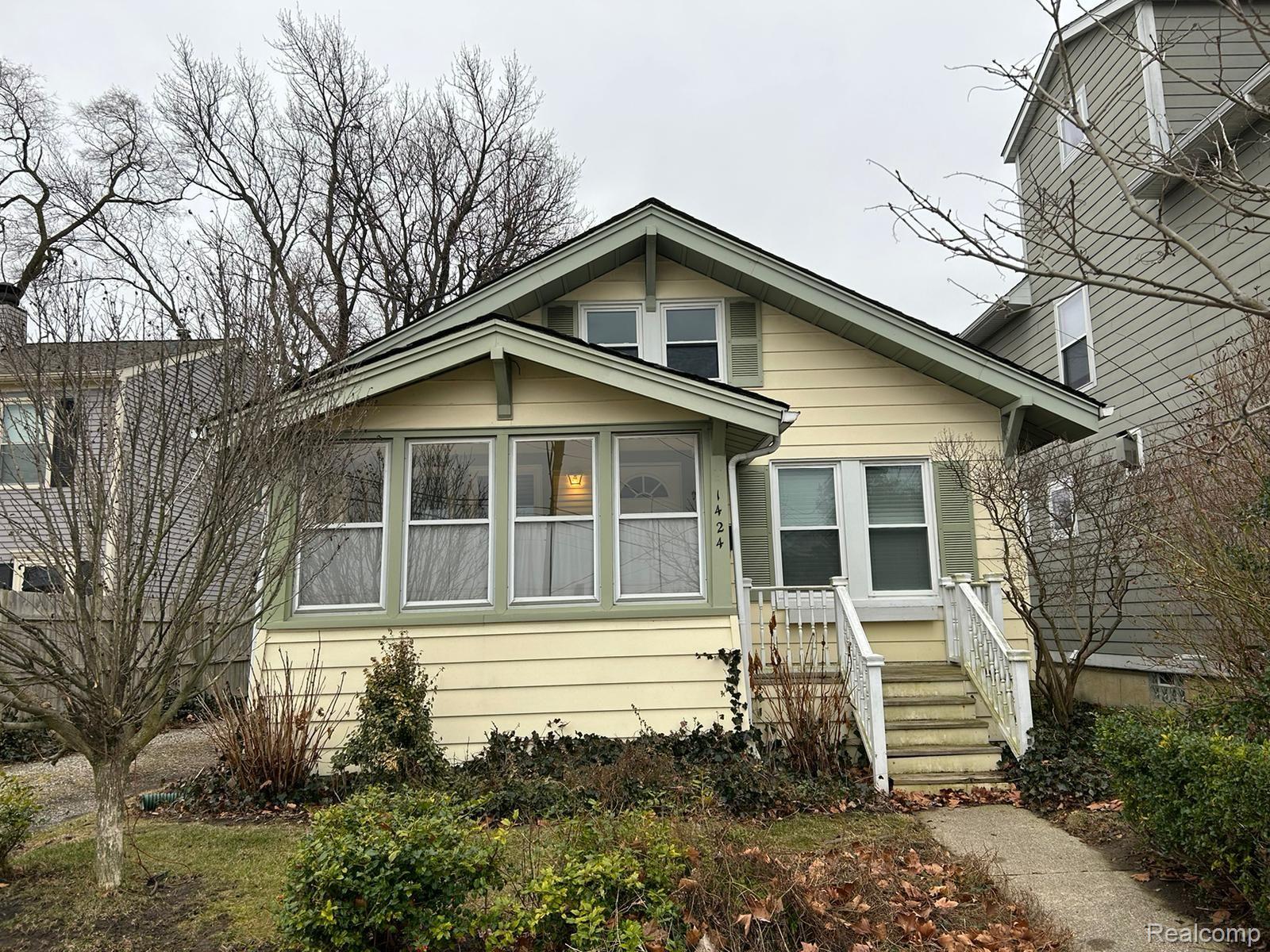 1424, SMITH, Birmingham, Michigan, 48009