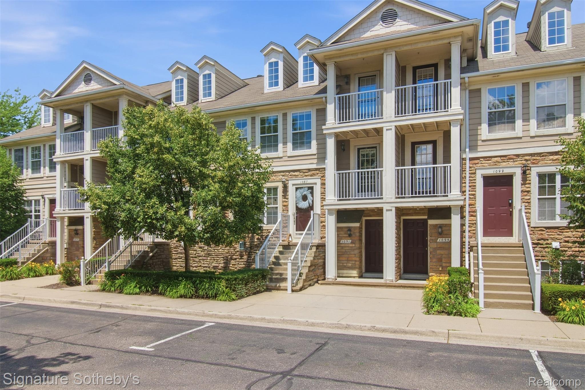 1091, BEAVER RUN, Troy, Michigan, 48083