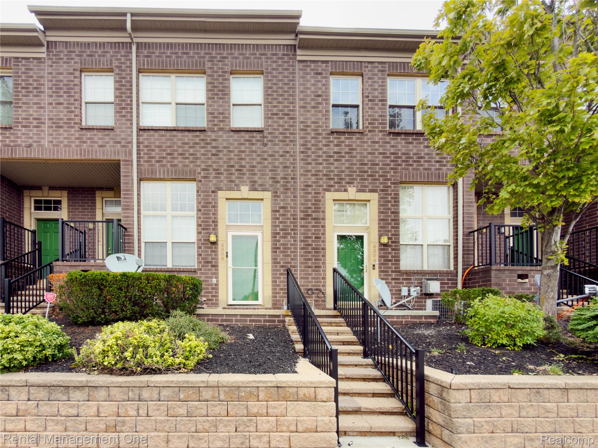 4306, Maple, Dearborn, Michigan, 48126