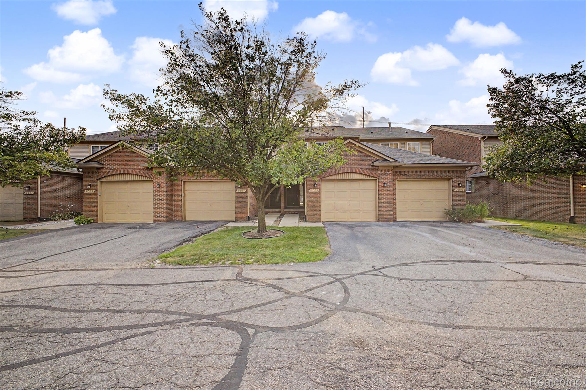 9025, Newport, Livonia, Michigan, 48150