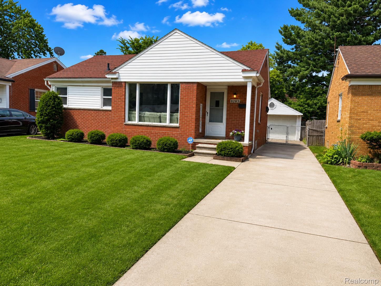 8283, Parkway, Redford, Michigan, 48239