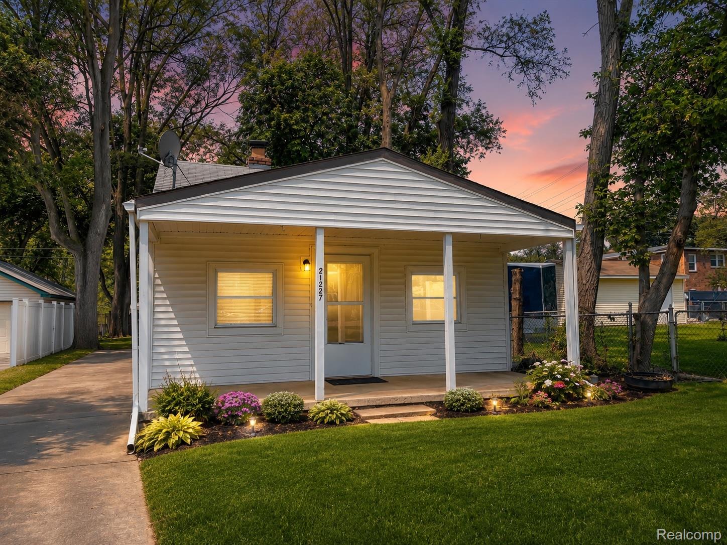 21227, Rensselaer, Farmington, Michigan, 48336