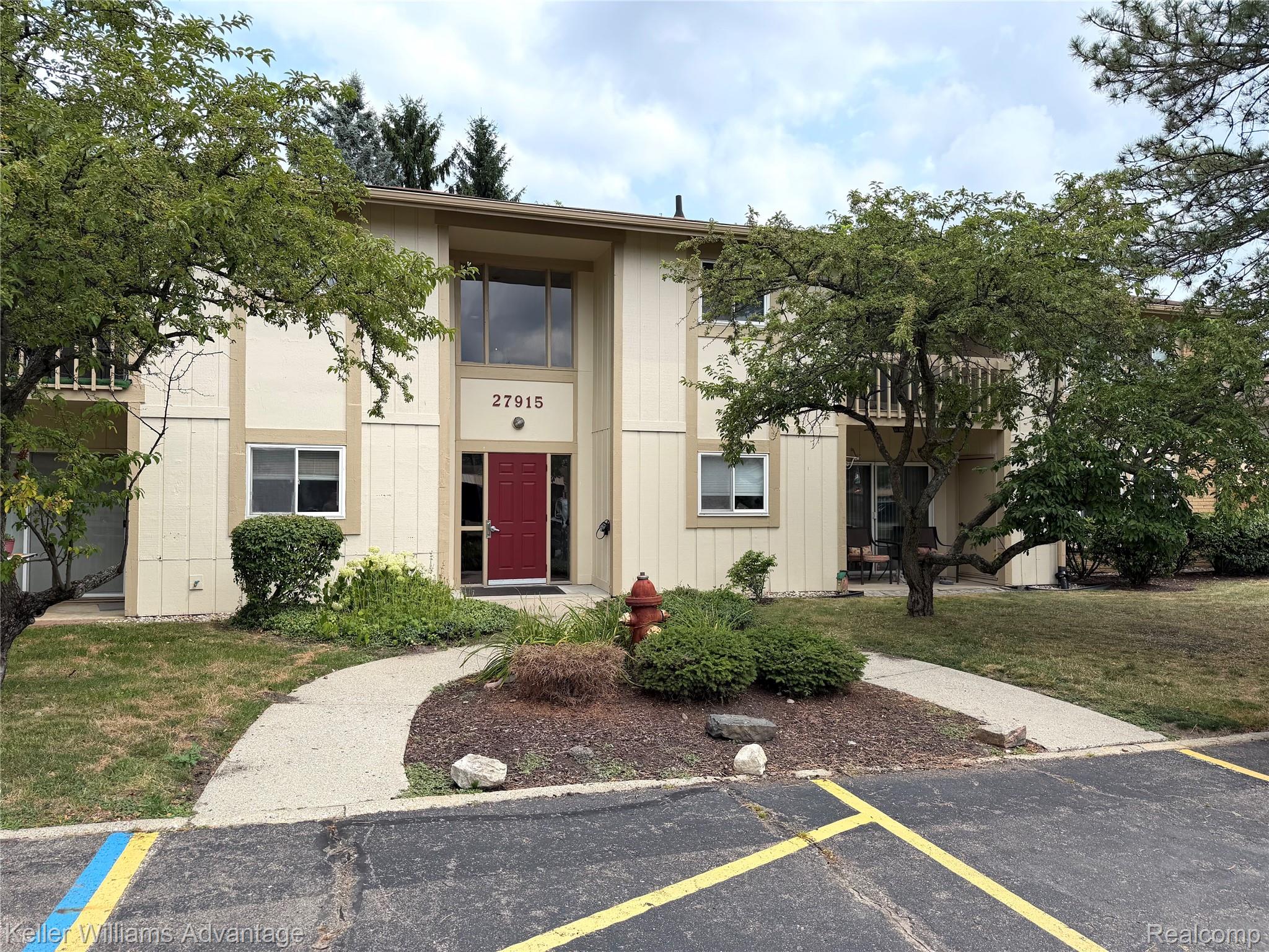 27915, Berrywood, #70, Farmington, Michigan, 48334