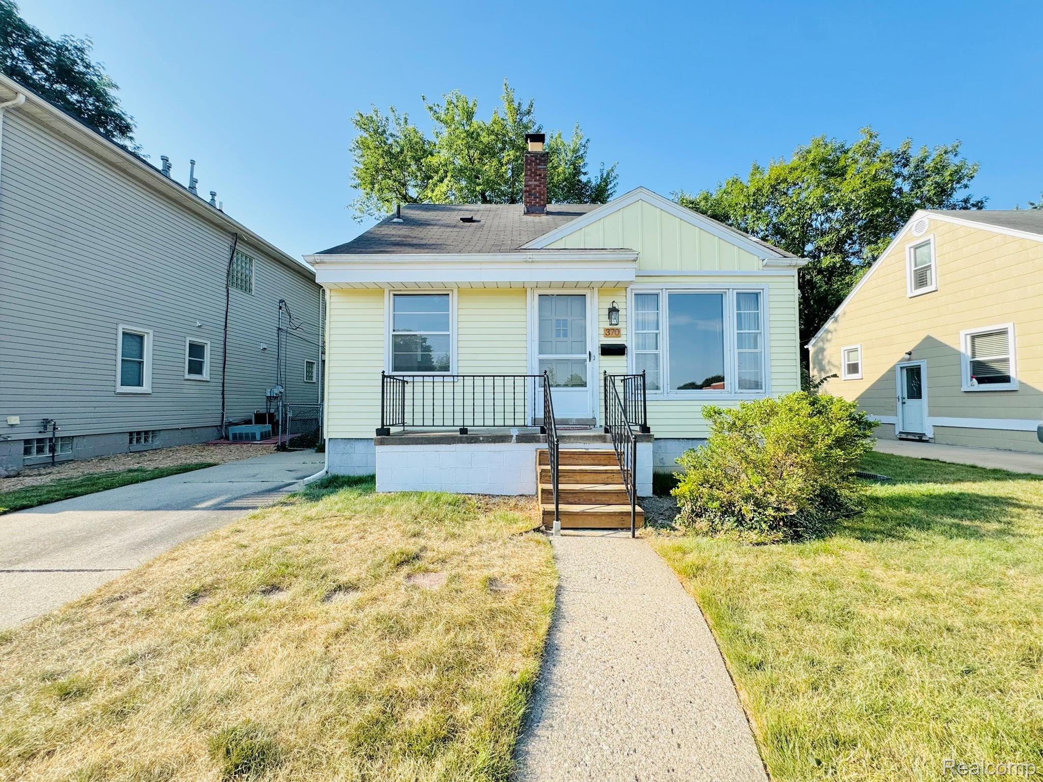 370, Bird, Birmingham, Michigan, 48009