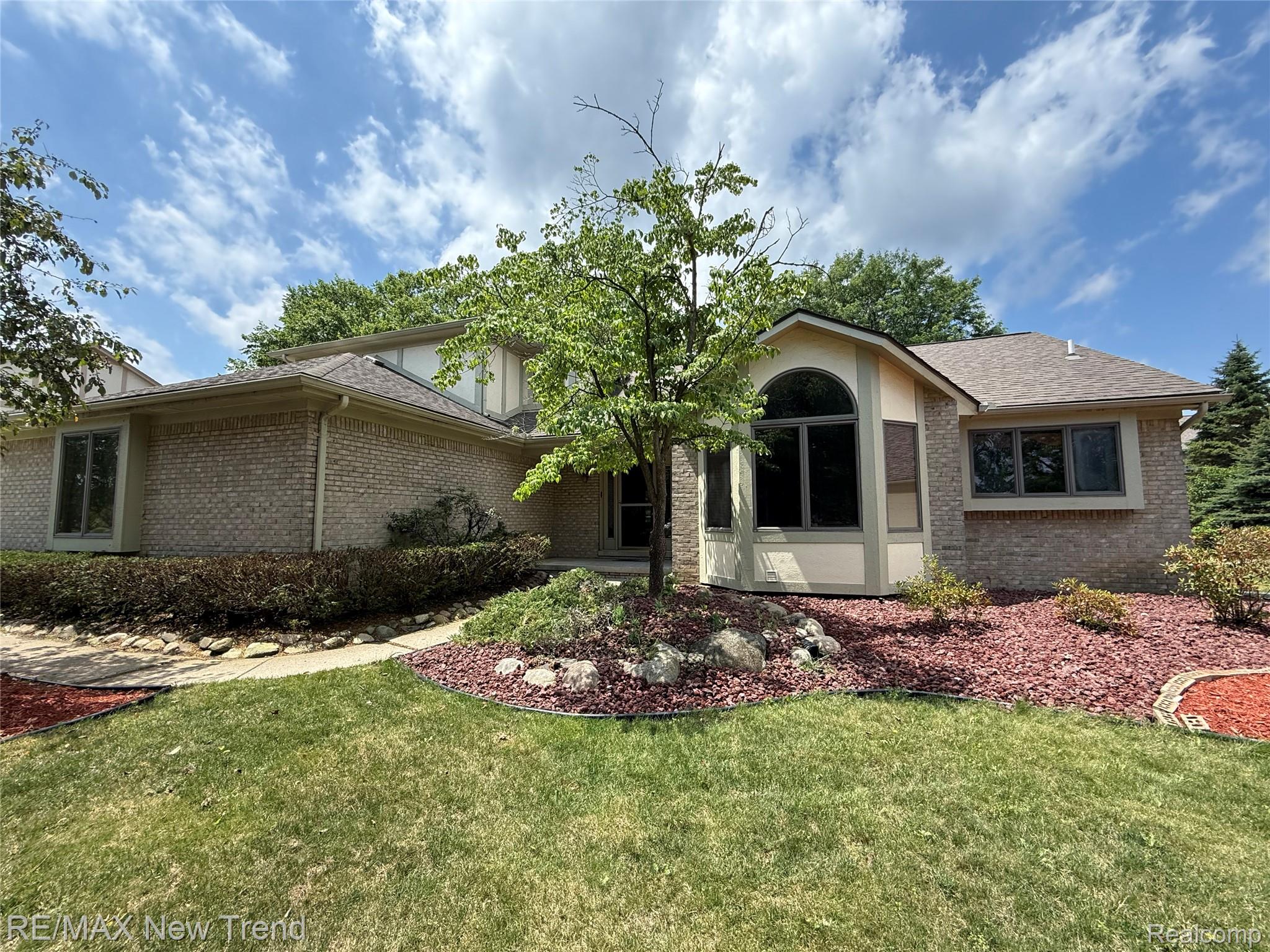 22263, Antler, Novi, Michigan, 48375