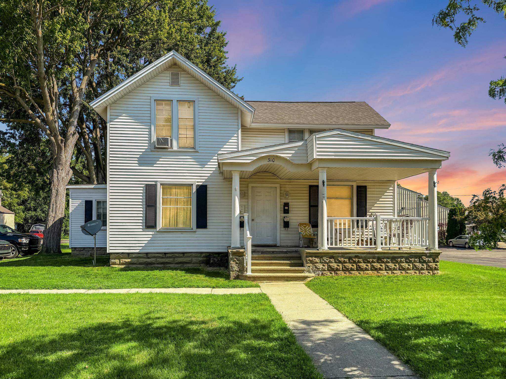 310 W Superior