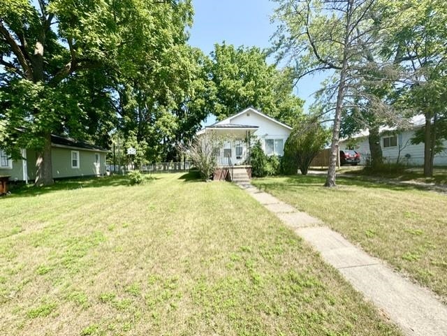1709 Hickory