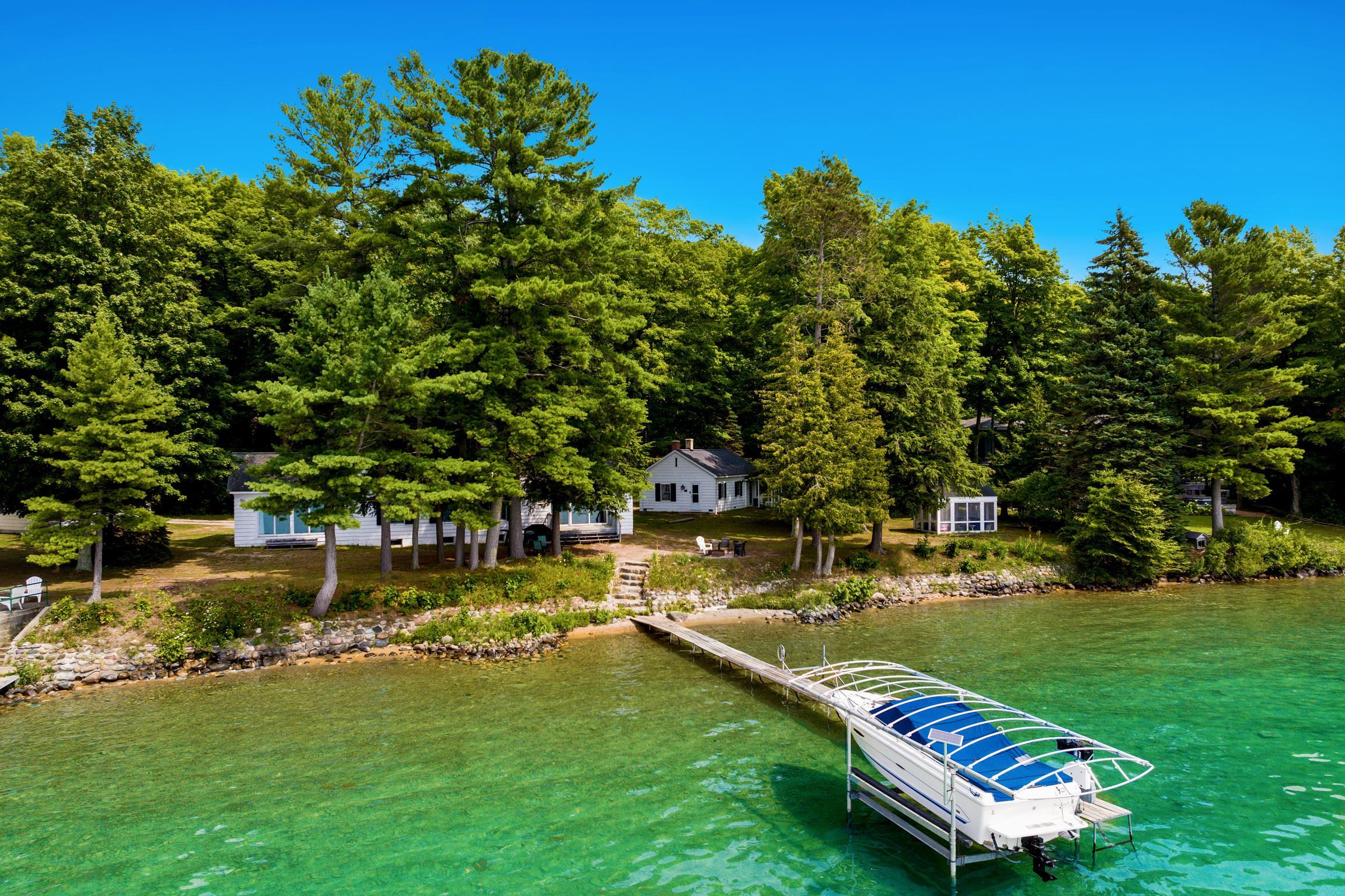 7356 SE Torch Lake
