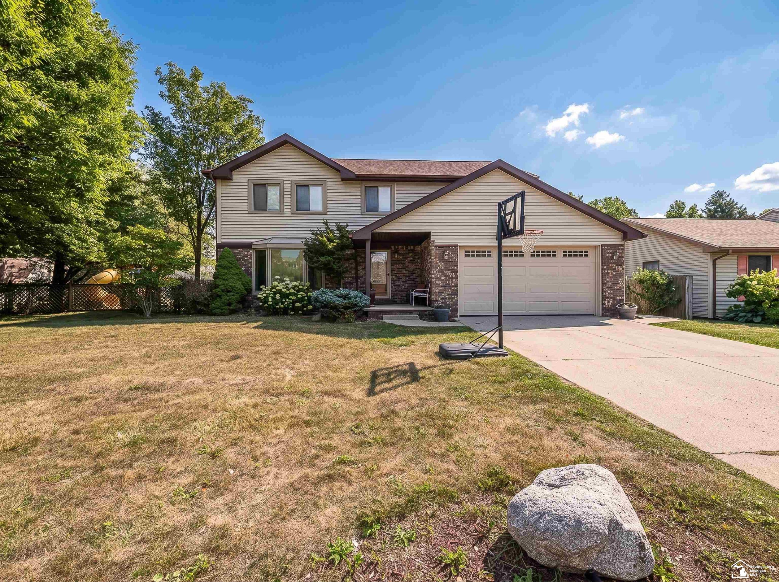 495 Grace DR