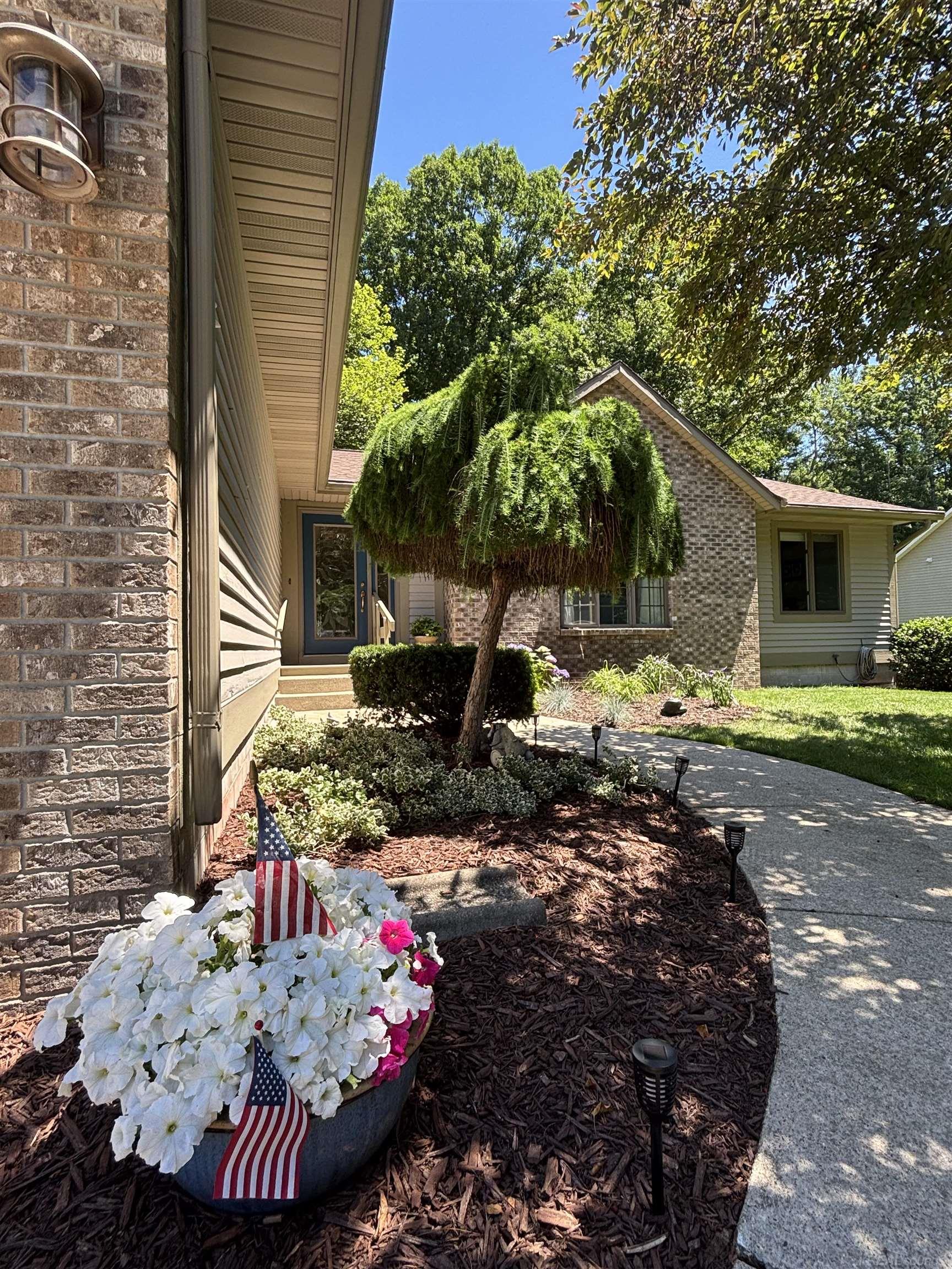 19000 Walden DR