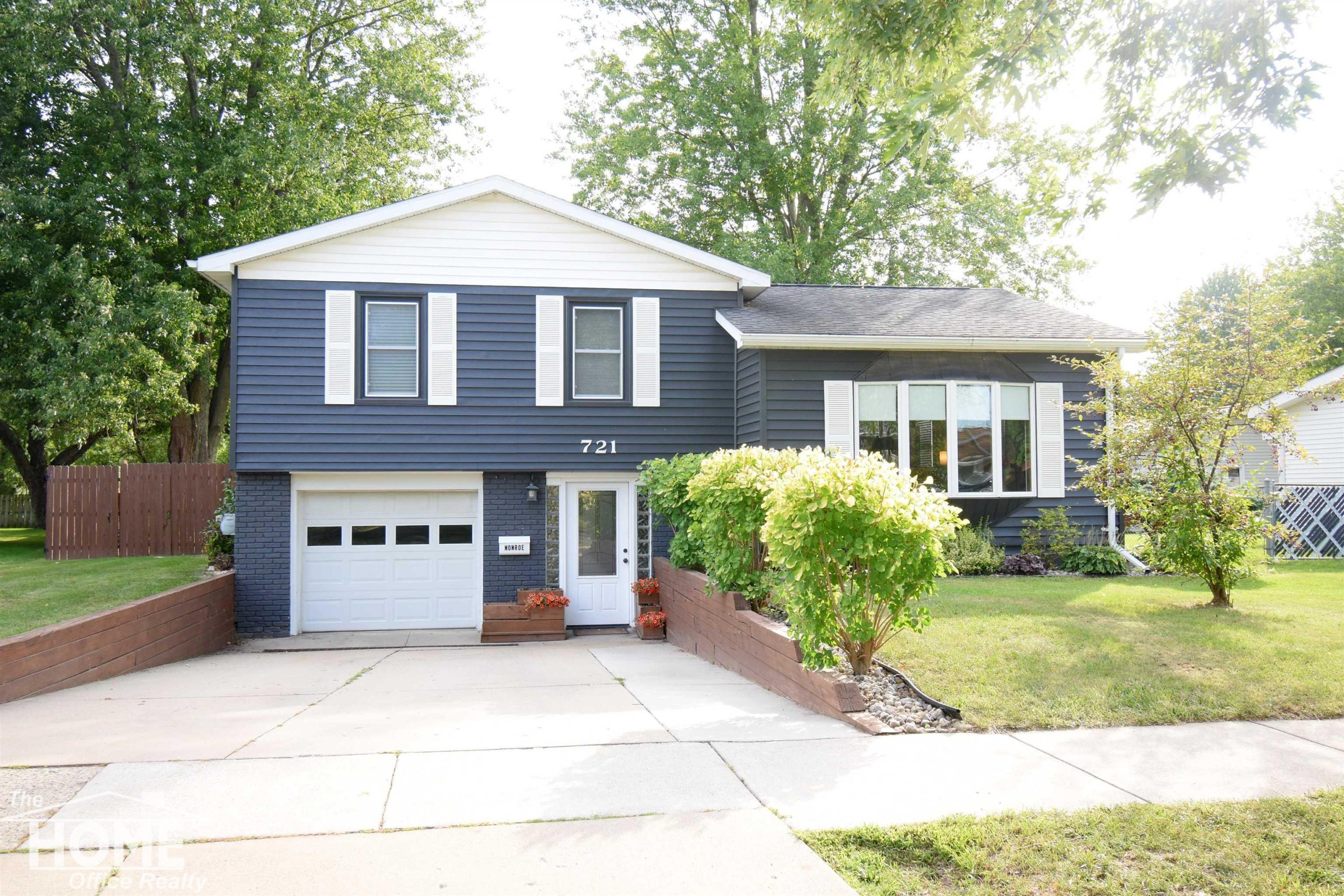 721 Huntington DR