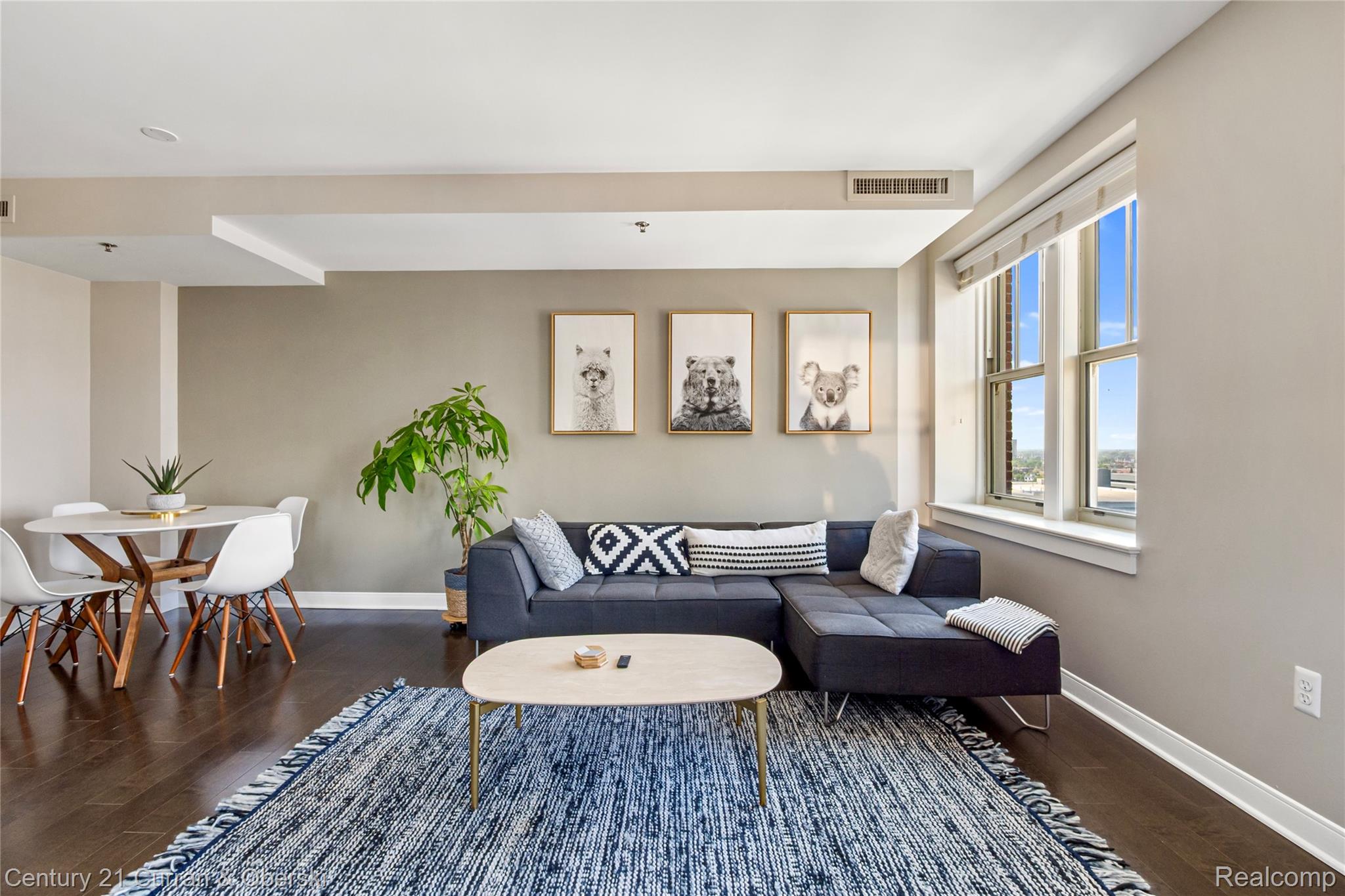 525, Lafayette, #14A, Detroit, Michigan, 48226