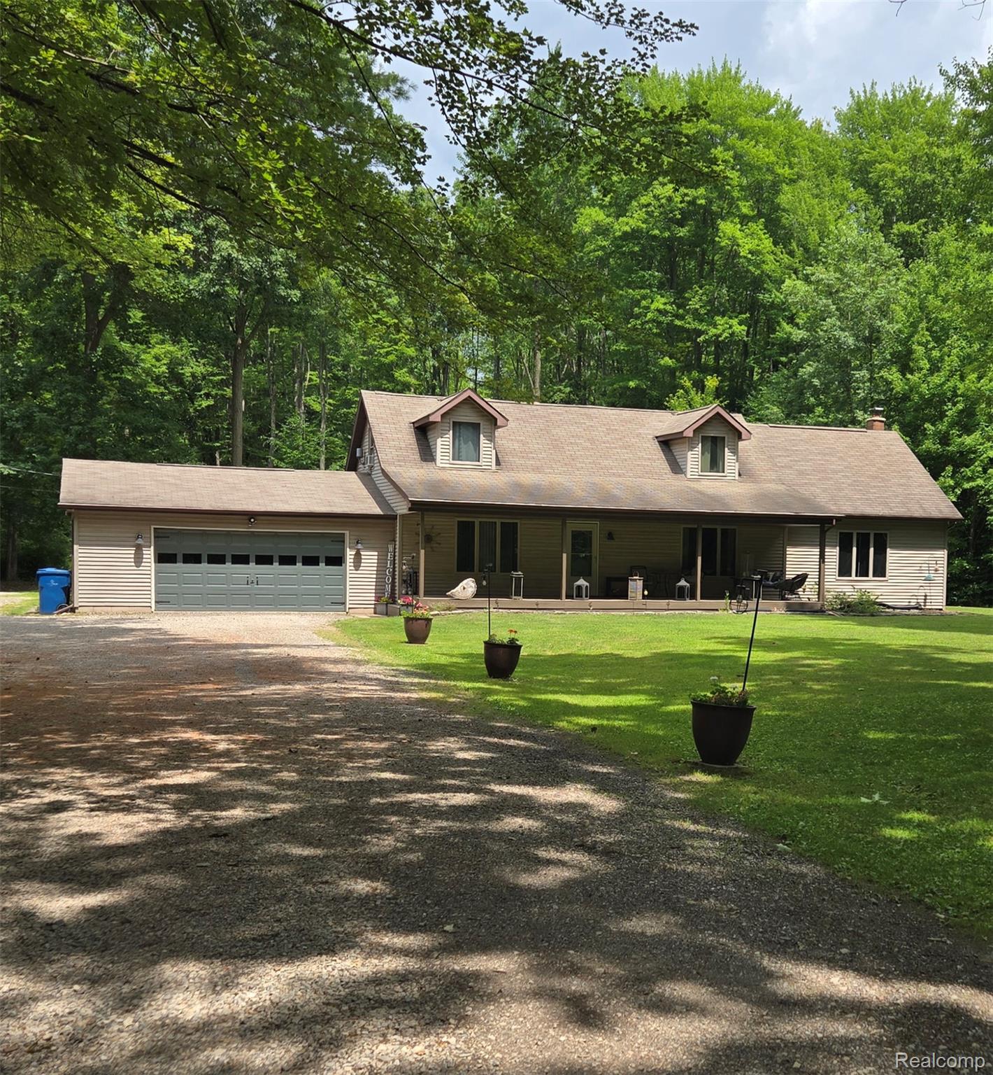 760, Moff, Columbiaville, Michigan, 48421