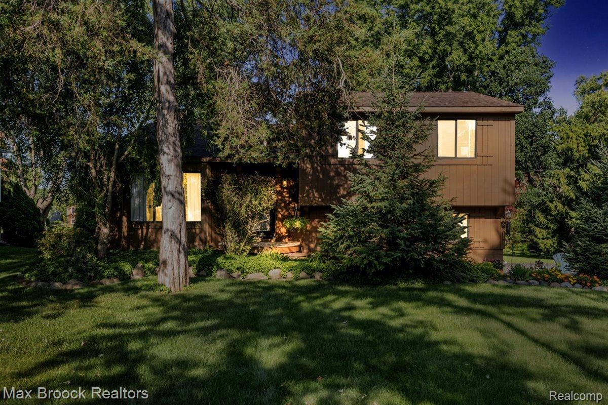1580, Mercedes, West Bloomfield, Michigan, 48324