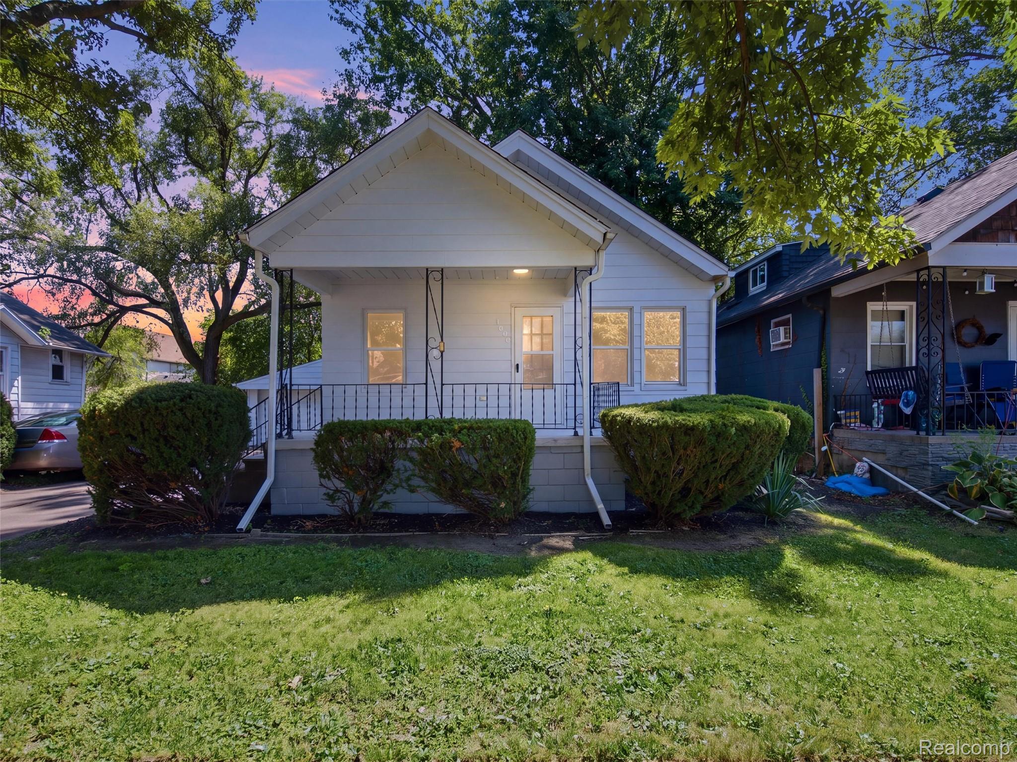 1063, Mayflower, Lincoln Park, Michigan, 48146