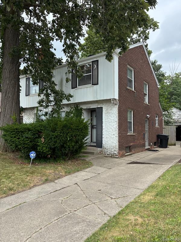 2597, 8 Mile, Detroit, Michigan, 48221