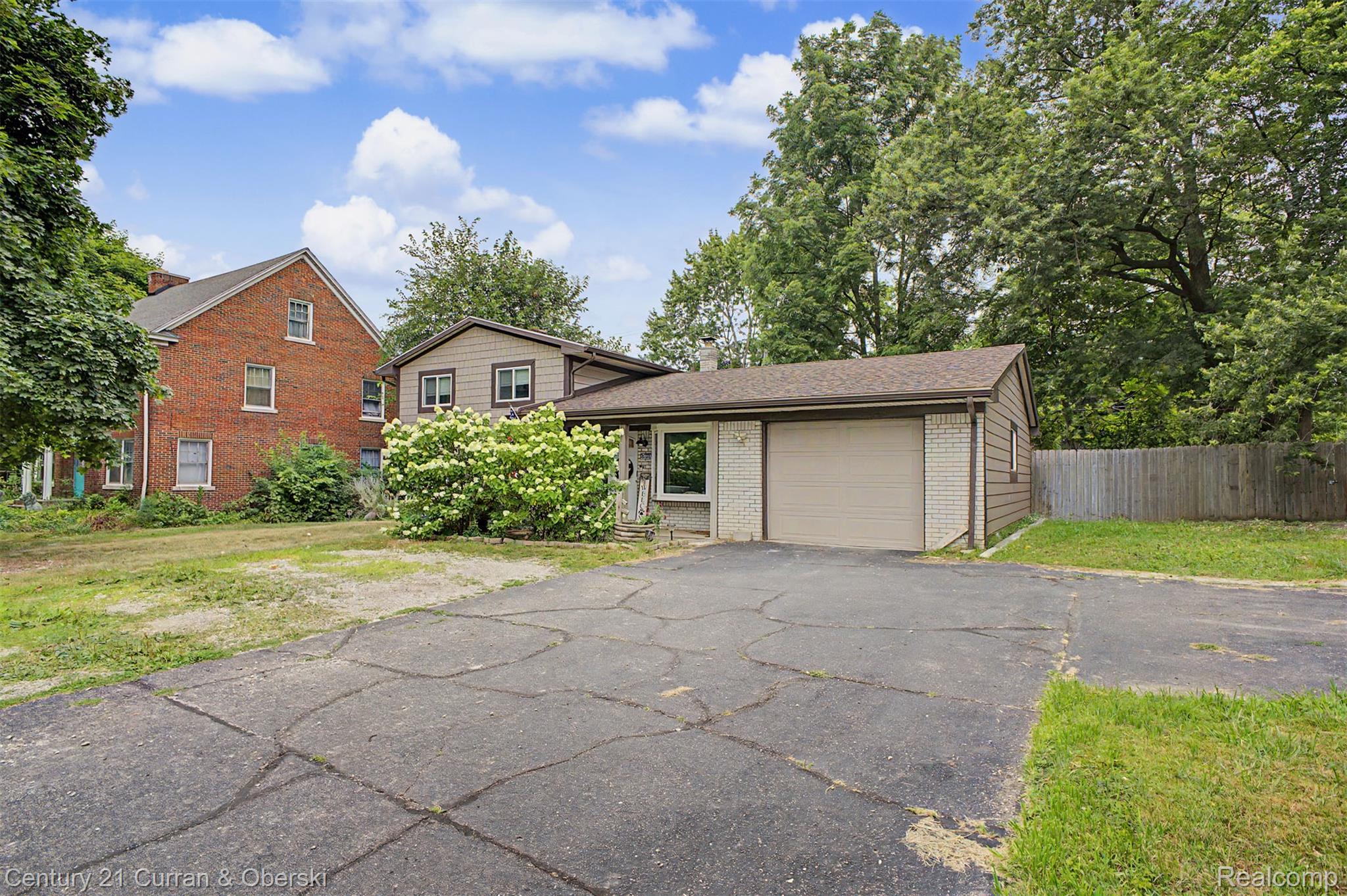 2368, Walton, Waterford, Michigan, 48329