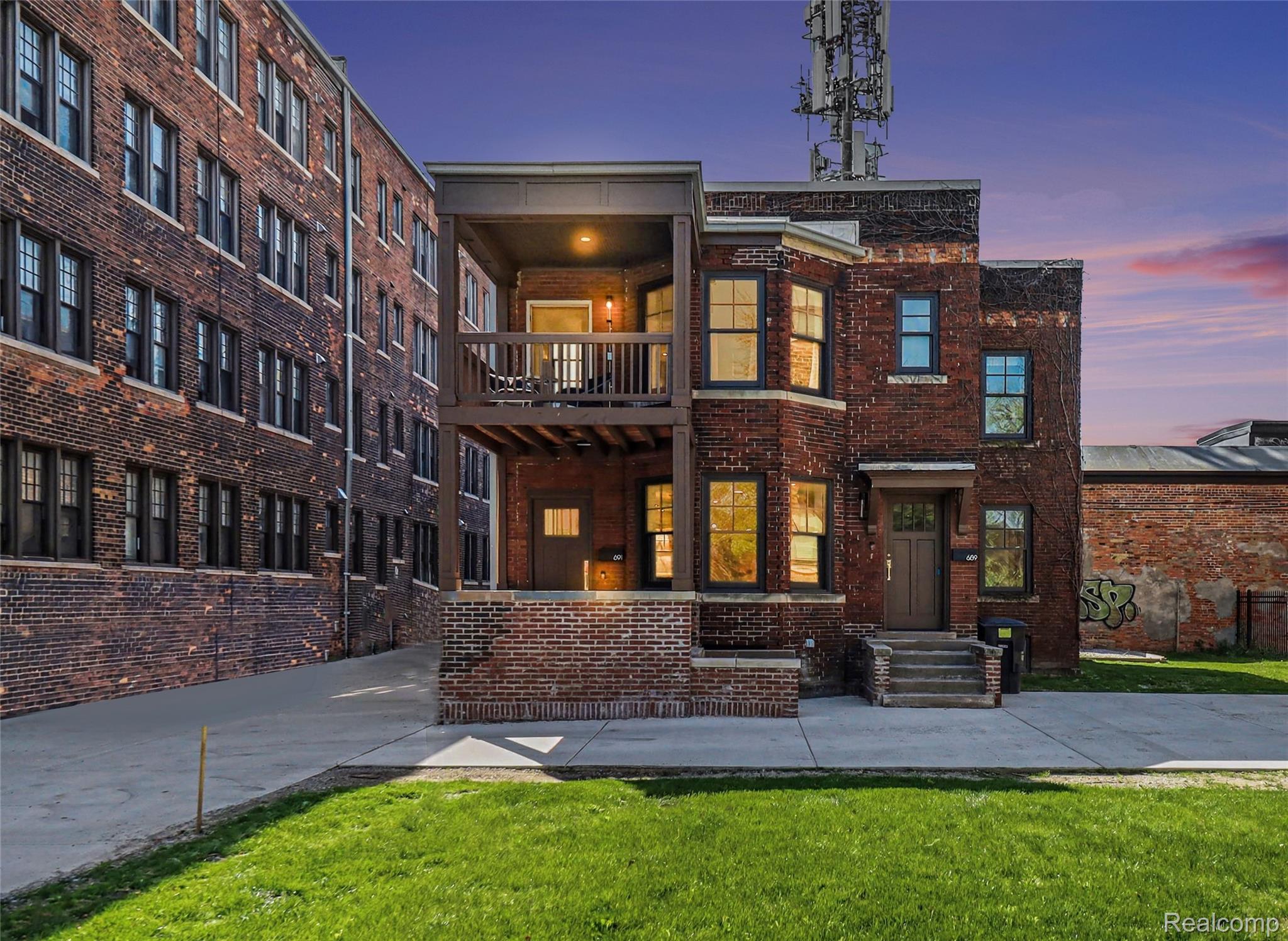691, Alexandrine, Detroit, Michigan, 48201