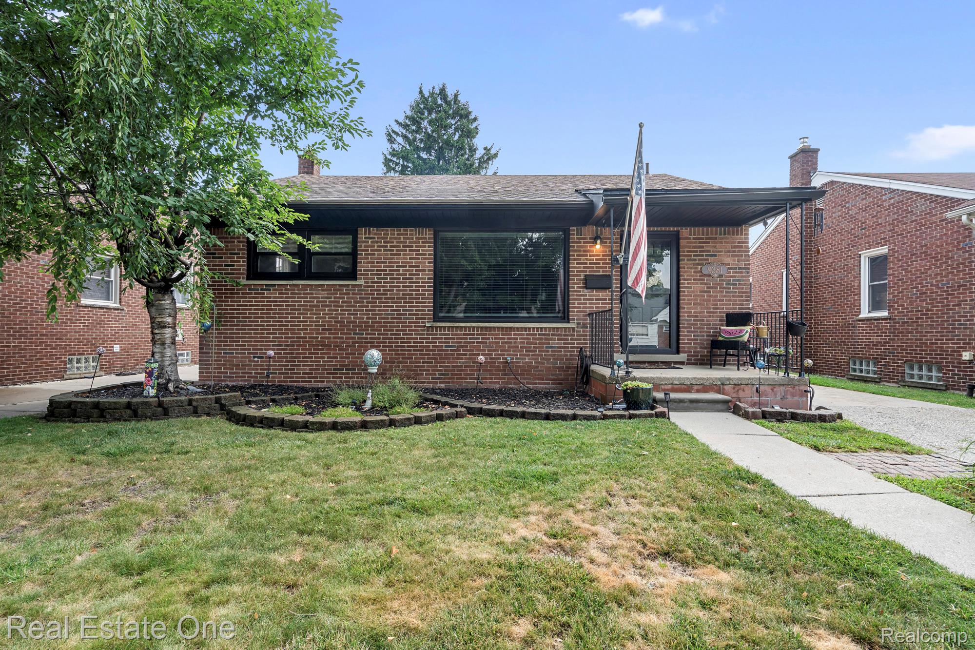 9381, Fox, Allen Park, Michigan, 48101