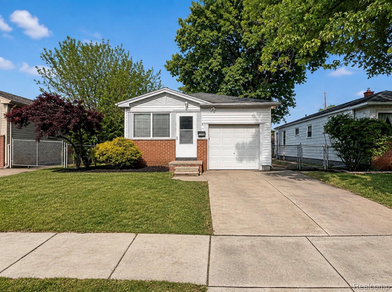 4241, Fordline, Lincoln Park, Michigan, 48146