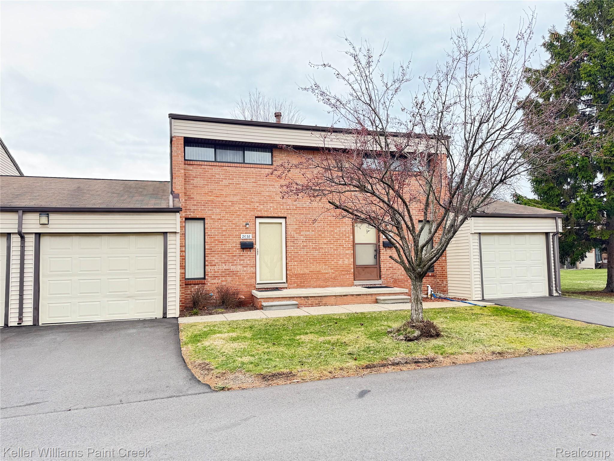 2038, Roman, Warren, Michigan, 48092