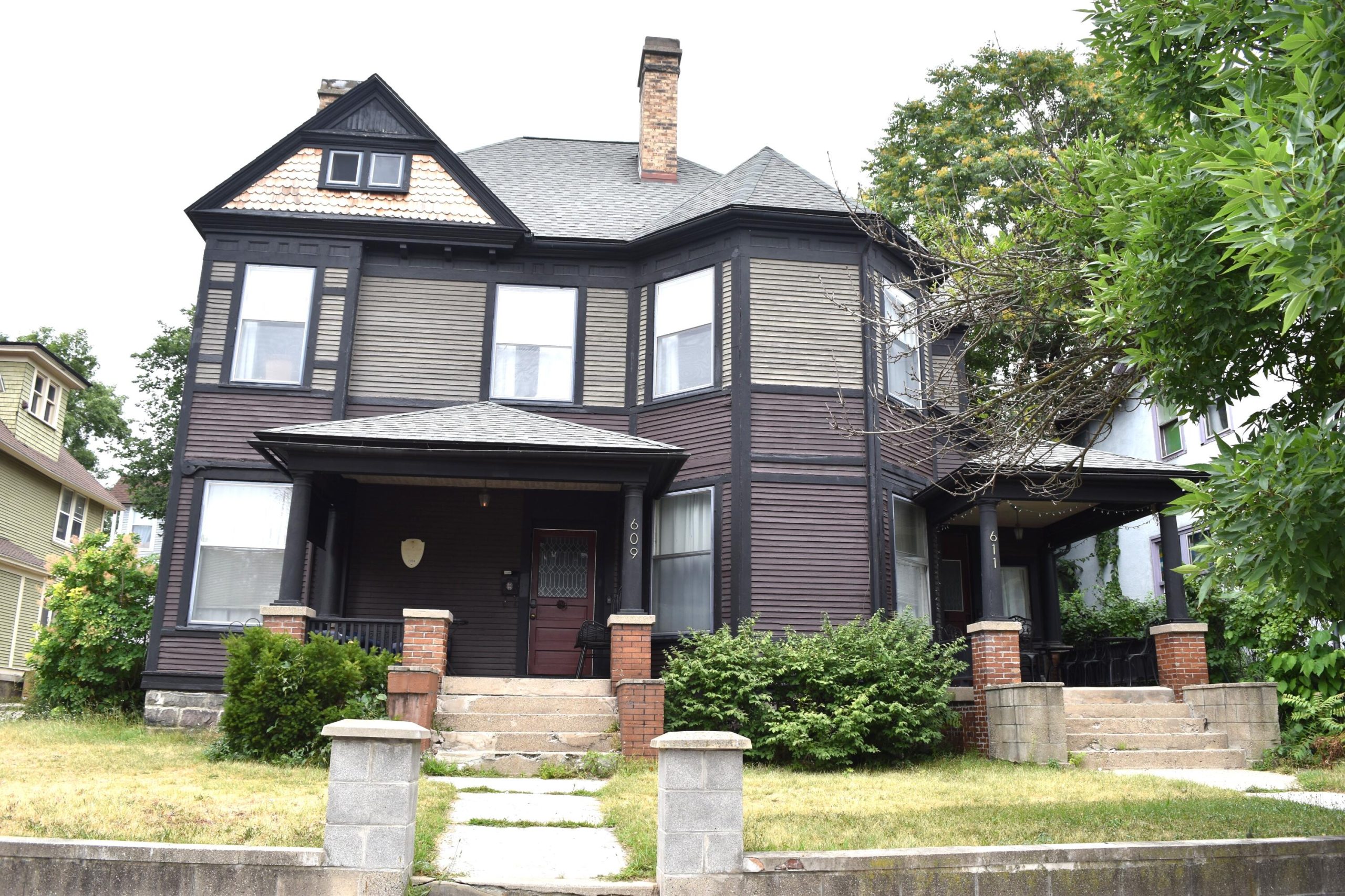 609 & 611 Wealthy Street SE