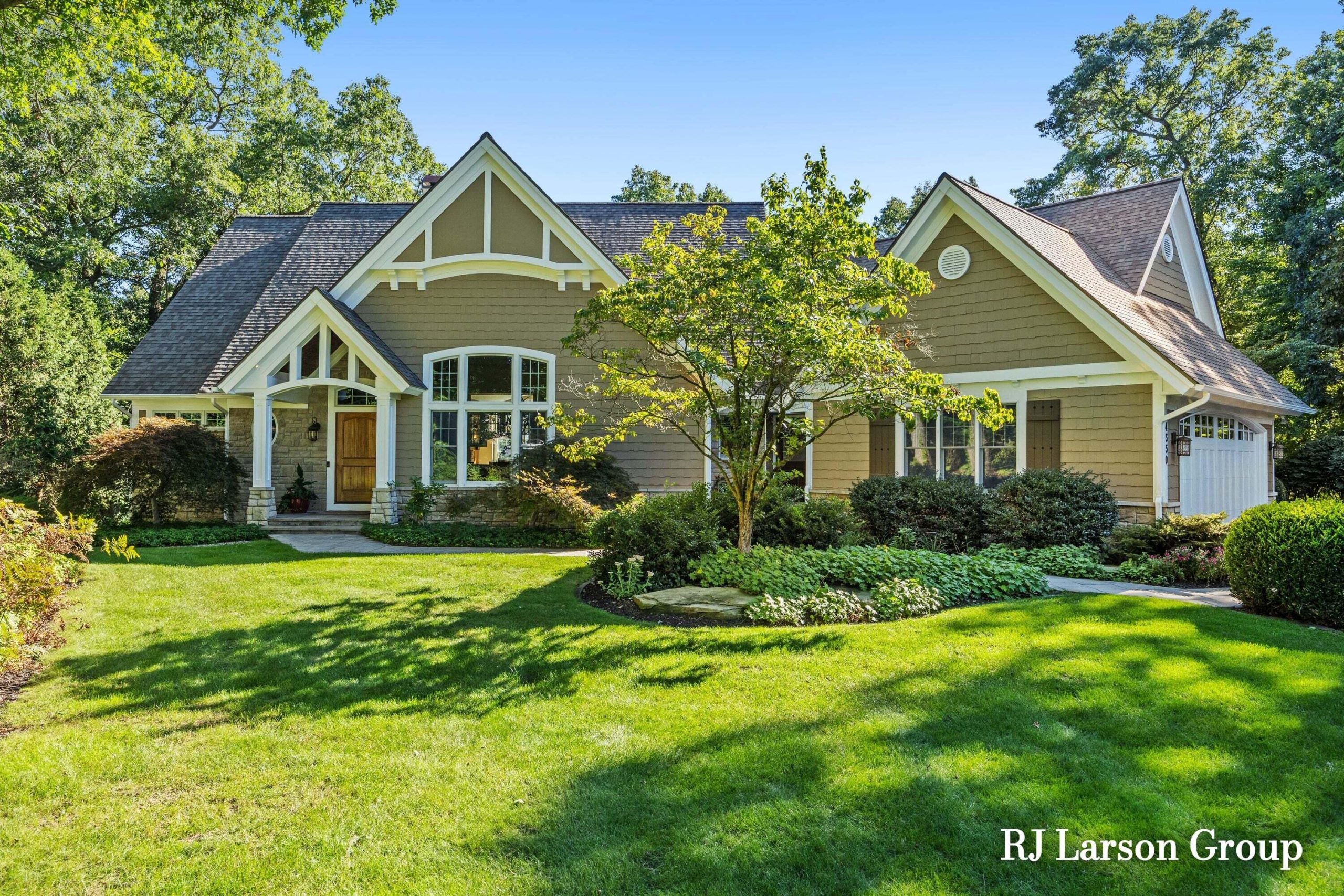4350 S Oak Pointe Court NE