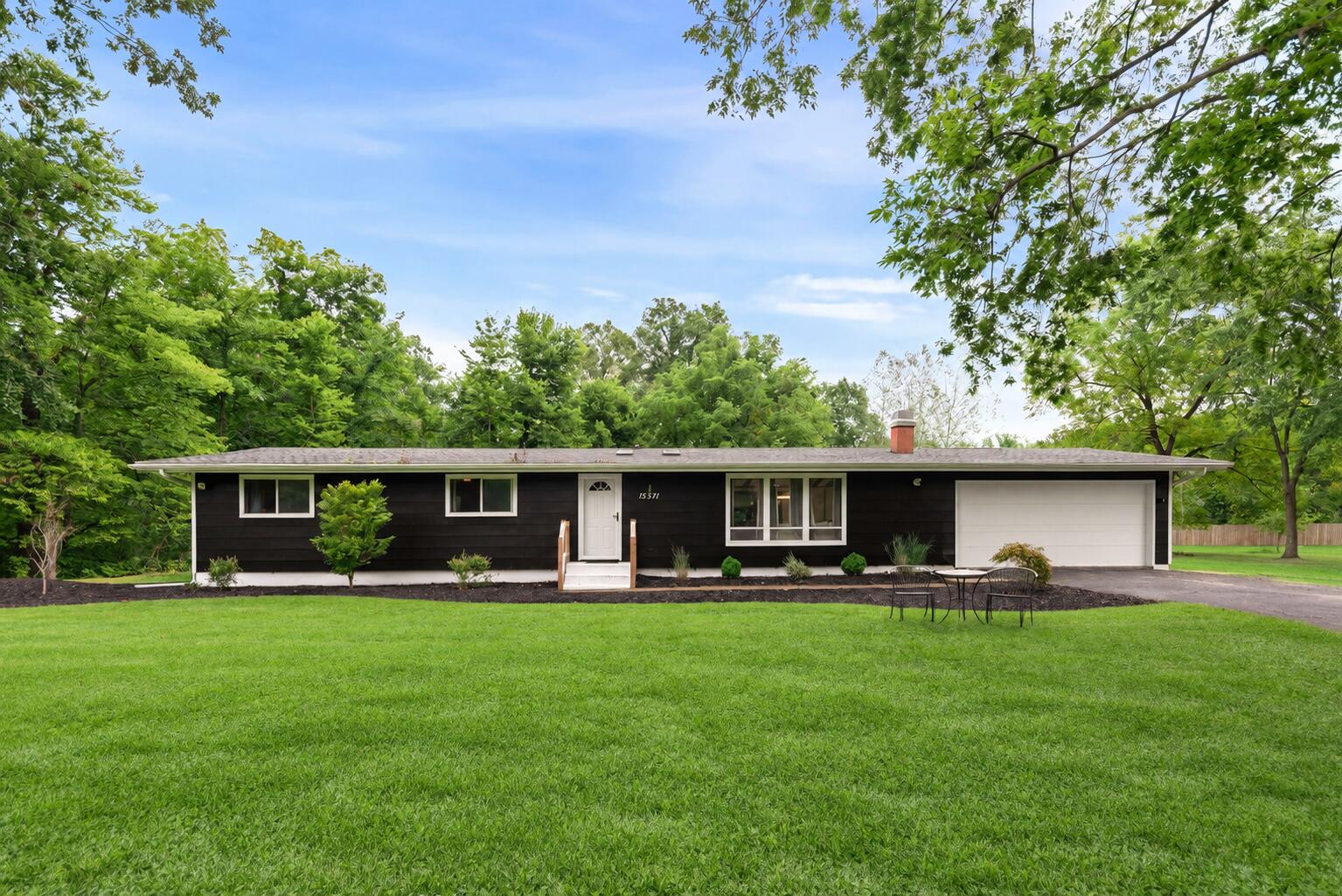 15871 Lakeside Road