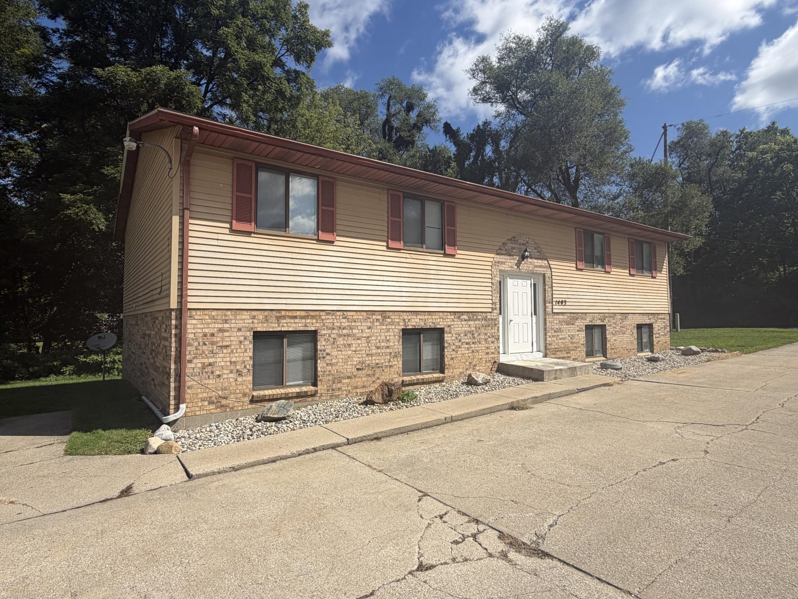 1403-1405 Huntington Avenue