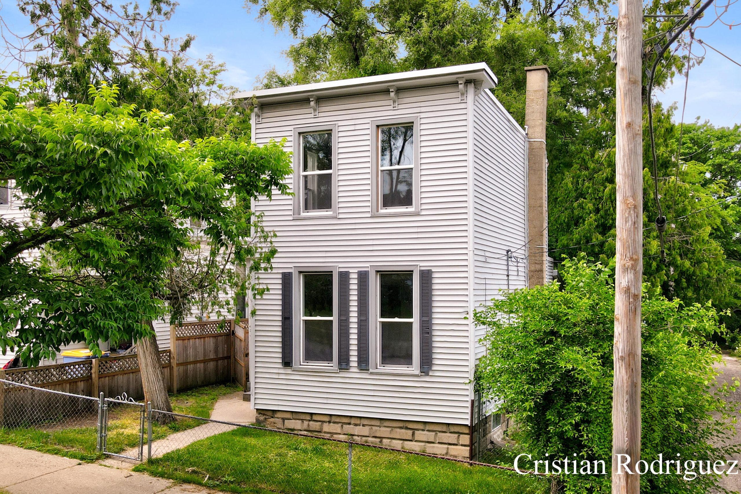 243 Fairbanks Street NE