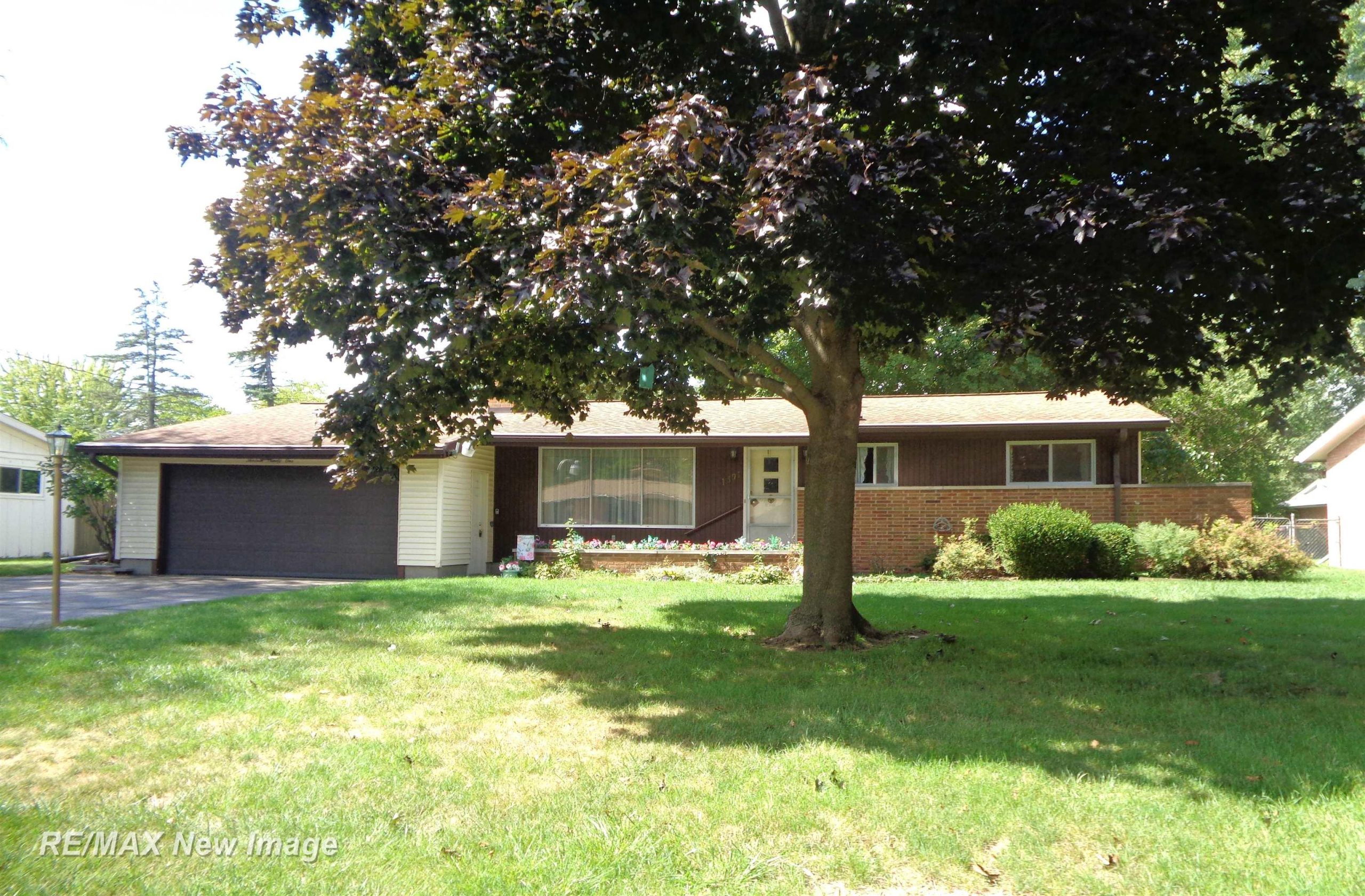 1391 Sauk LN