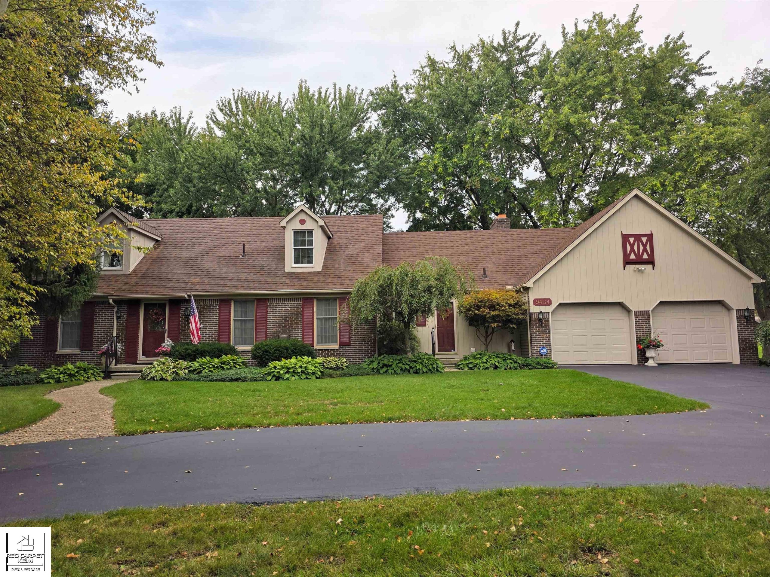 9434 E Lippincott BLVD