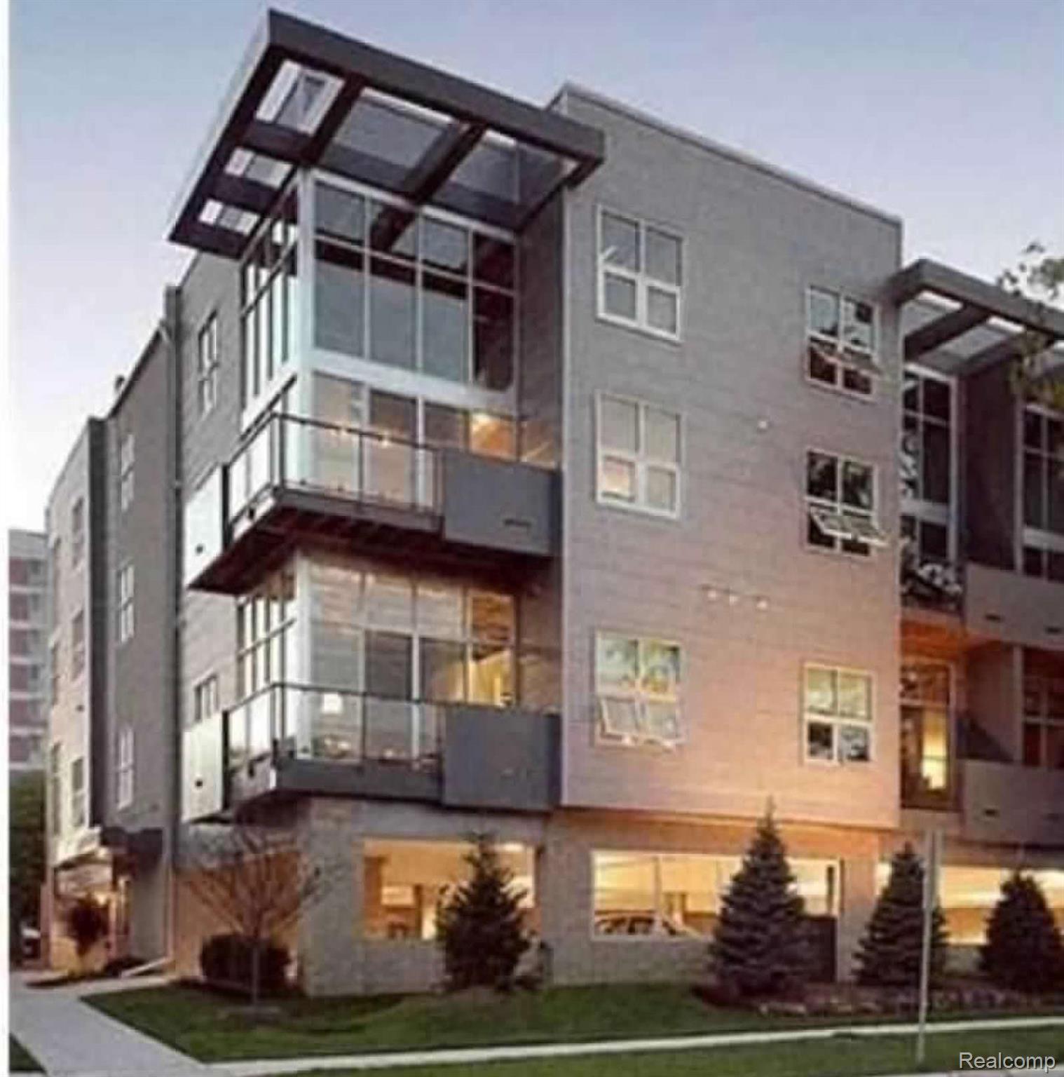 614, Troy, #102, Royal Oak, Michigan, 48067
