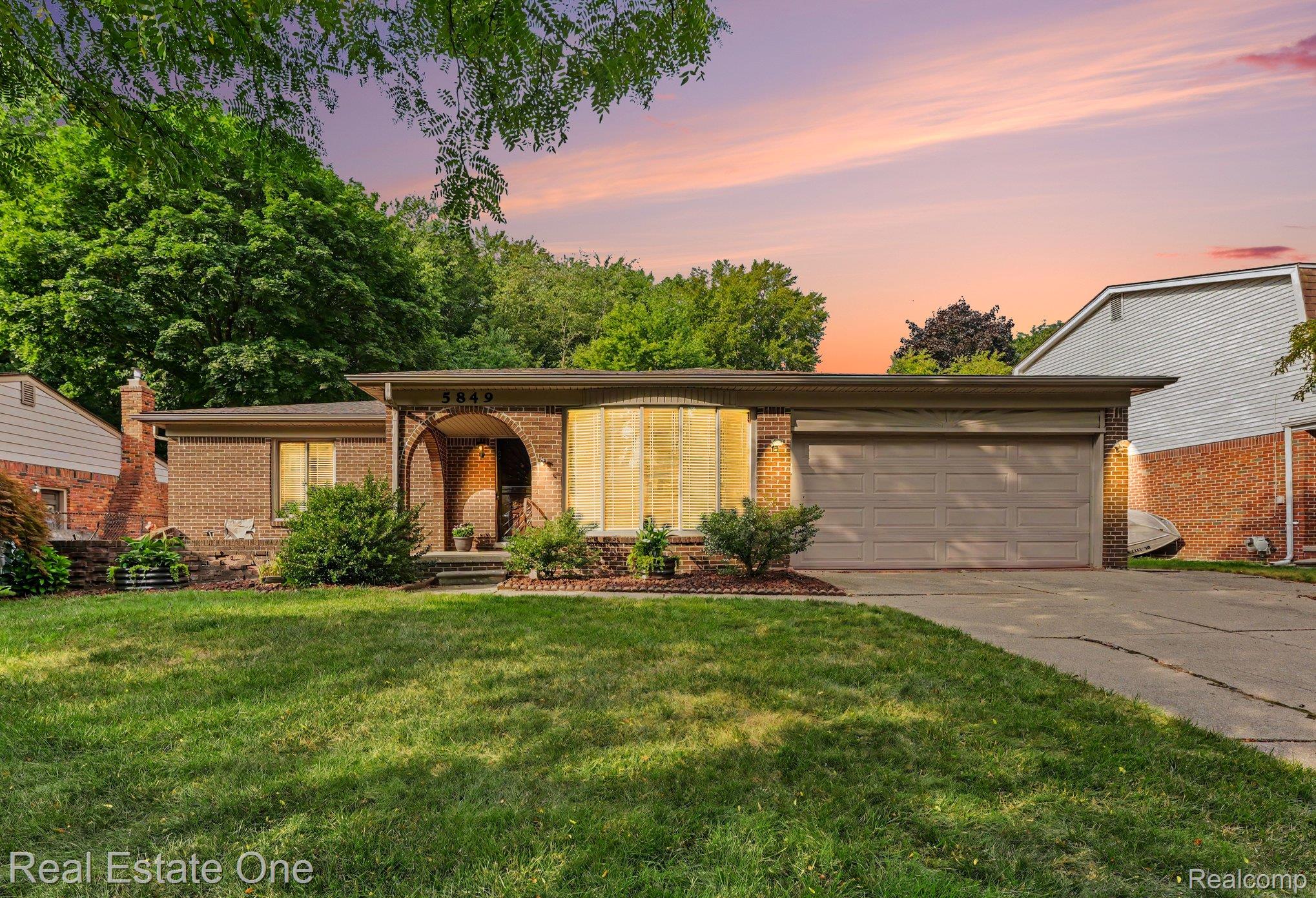 5849, Bingham, Troy, Michigan, 48085