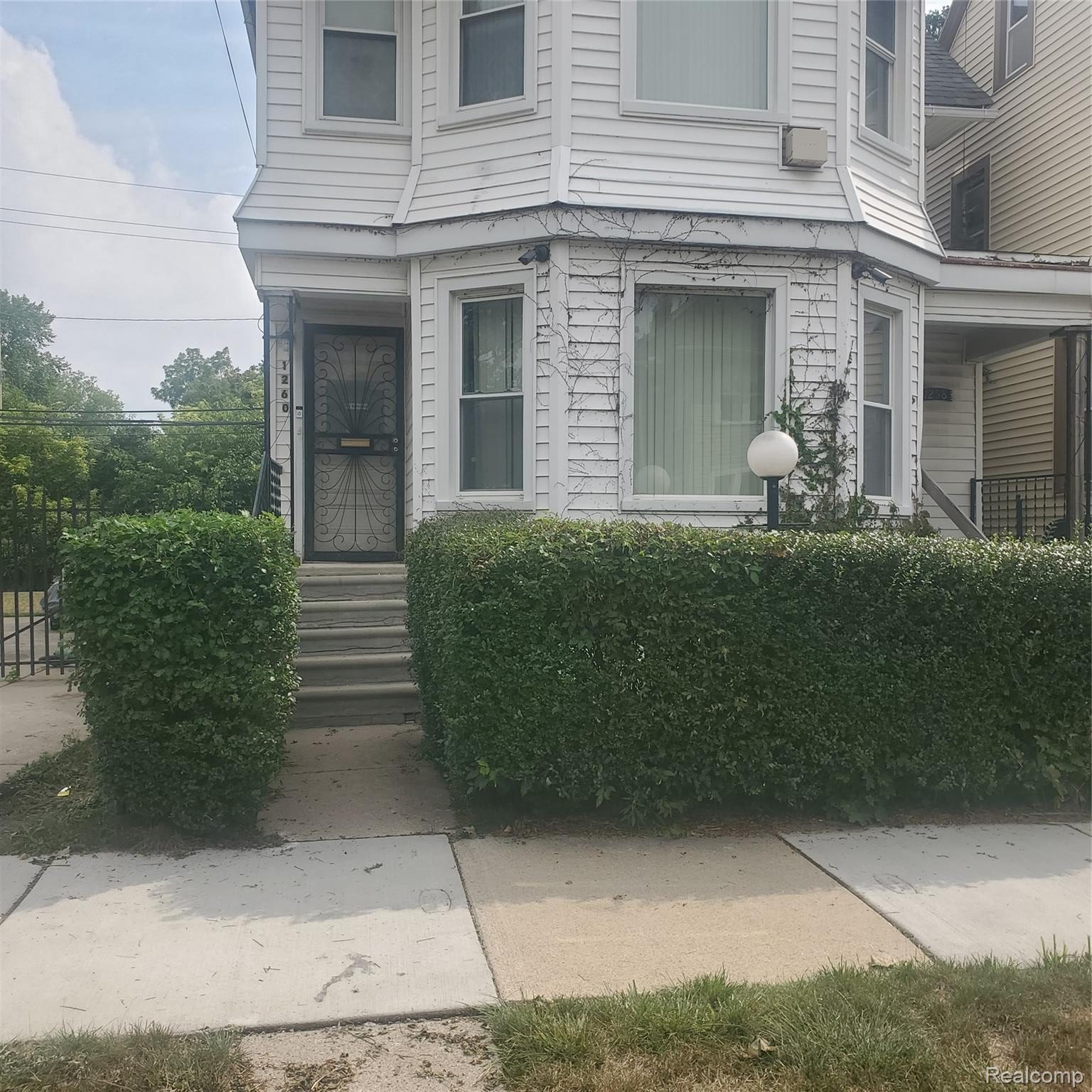 1260, Fischer, Detroit, Michigan, 48214