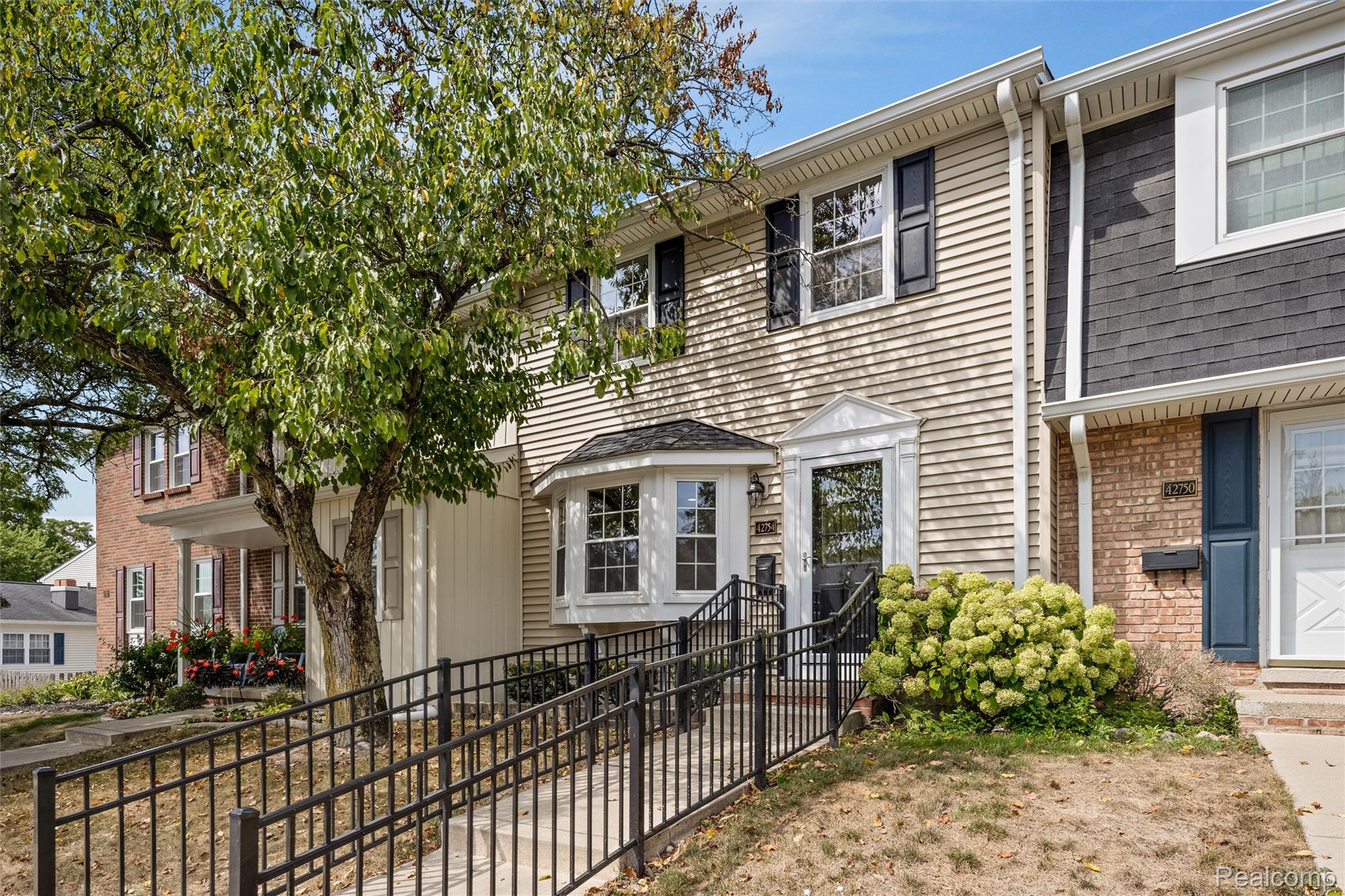 42754, Lyric, Northville, Michigan, 48167