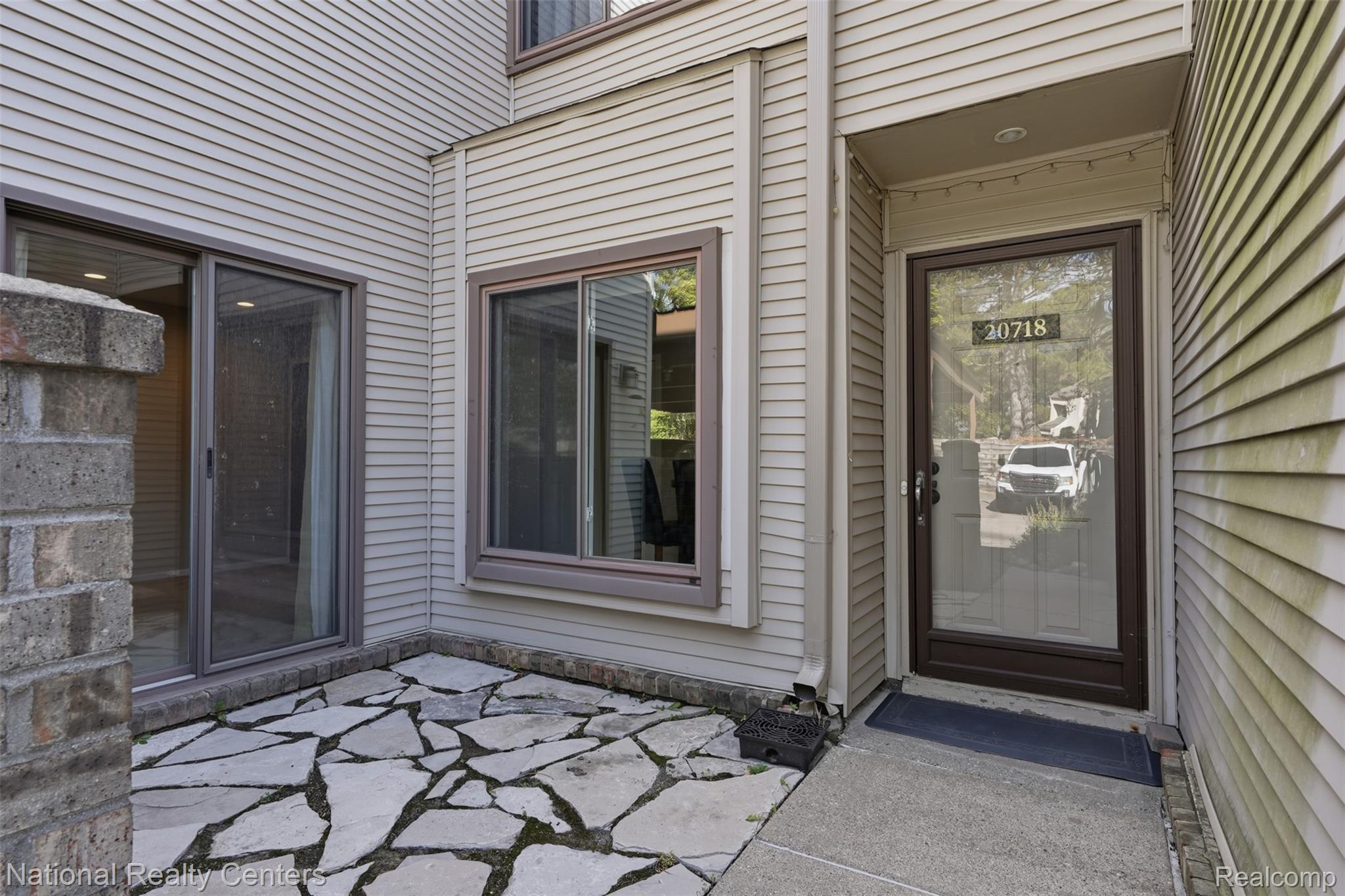 20718, Taft, Northville, Michigan, 48167