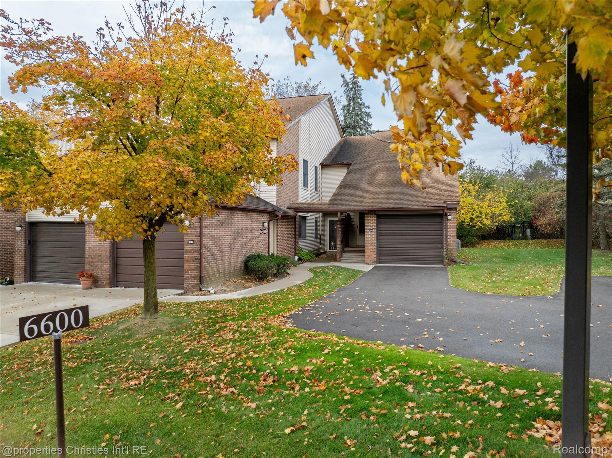 6600, Ridgefield, West Bloomfield, Michigan, 48322
