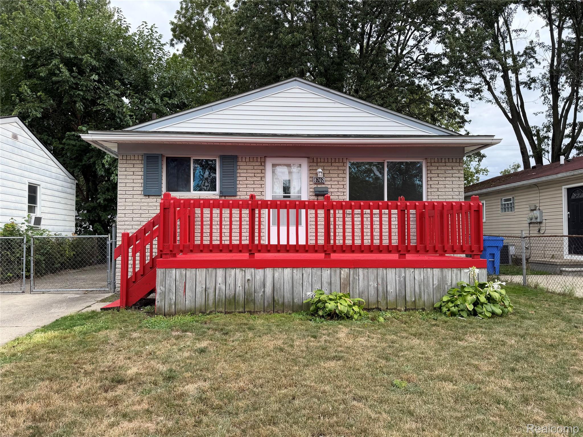 8702, CHALMERS, Warren, Michigan, 48089