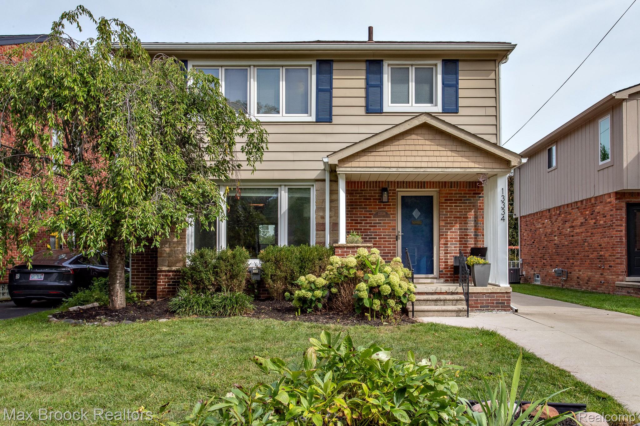 13334, Winchester, Huntington Woods, Michigan, 48070