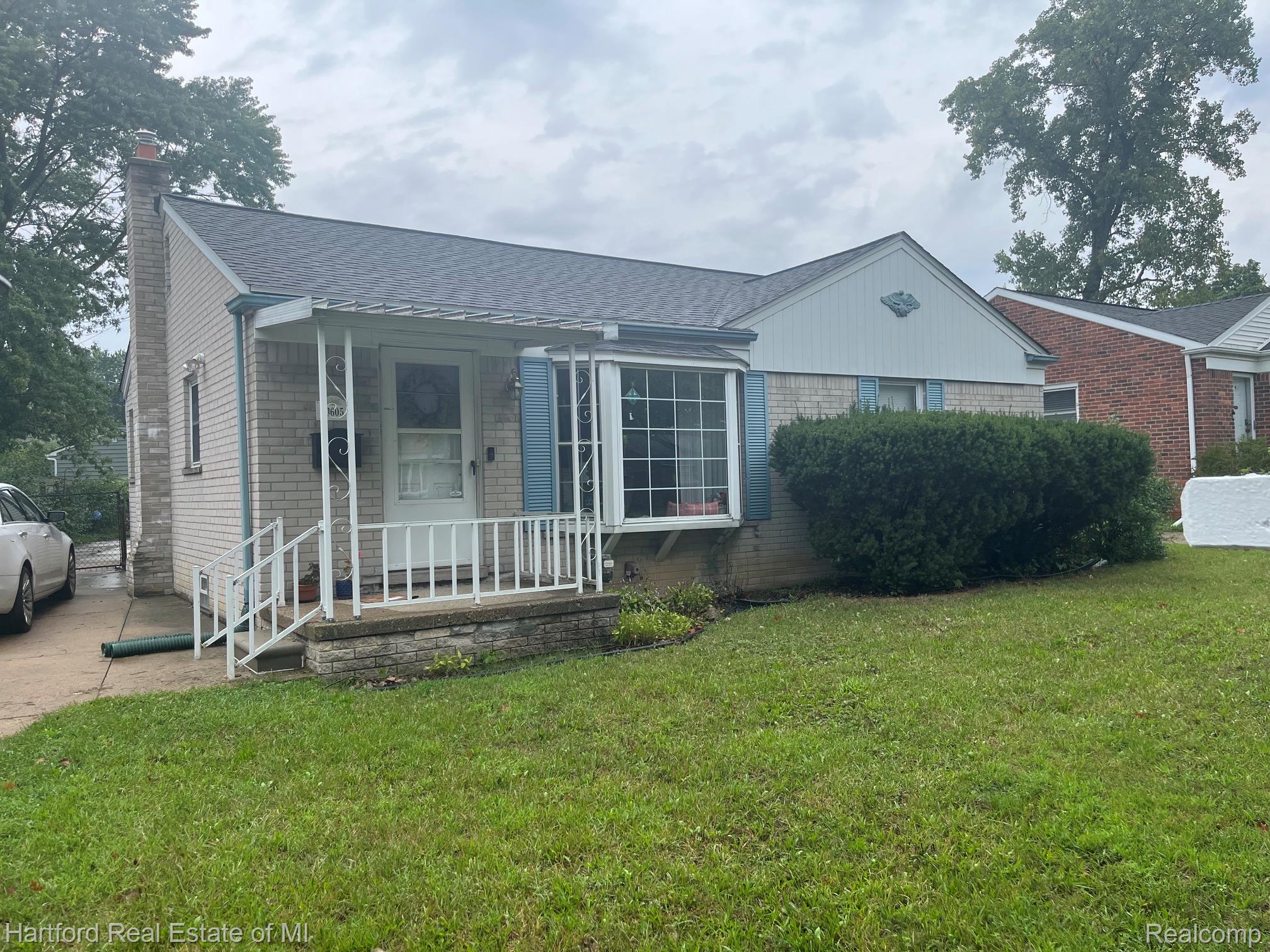 31605, Folkstone, Farmington, Michigan, 48336